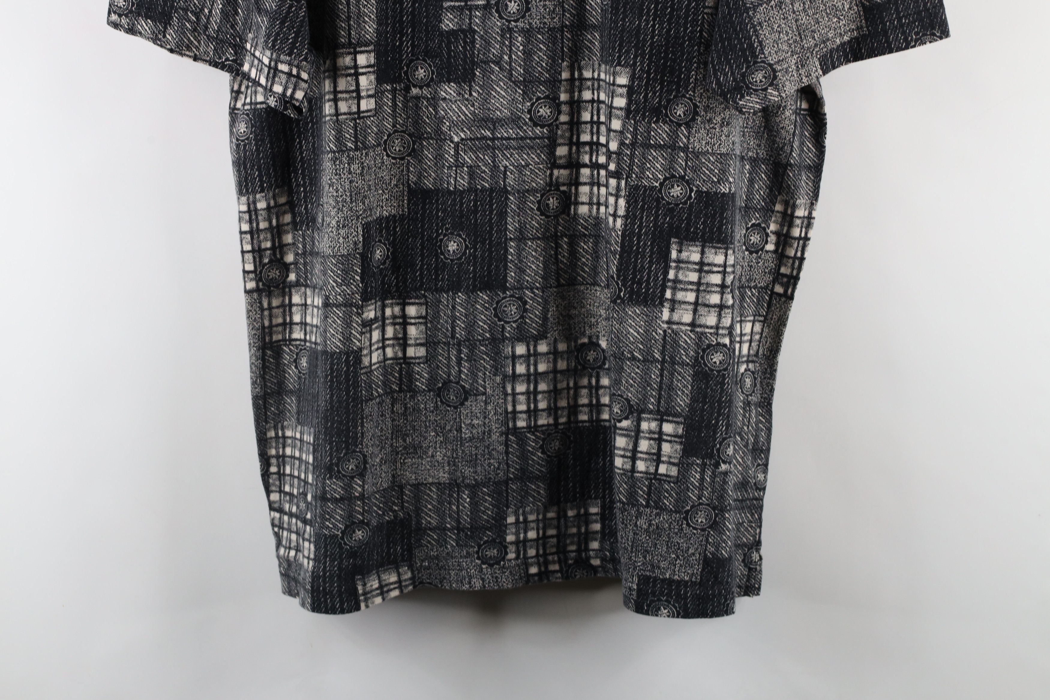 Vintage Vintage 90s Streetwear Geometric All Over Print Polo Shirt Size US XXL / EU 58 / 5 - 3 Thumbnail