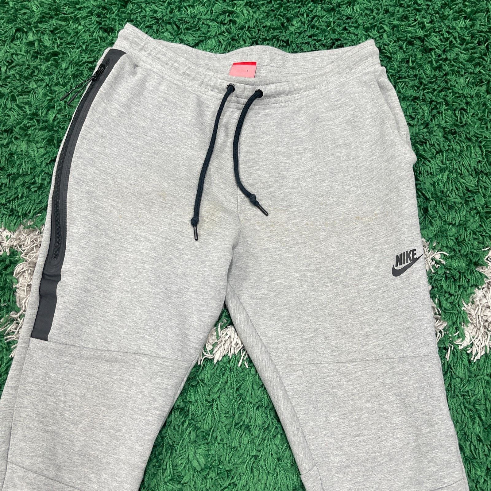 Nike Nike Sportswear Tech Fleece joggers Sweatpants size Medium Size US 30 / EU 46 - 2 Thumbnail