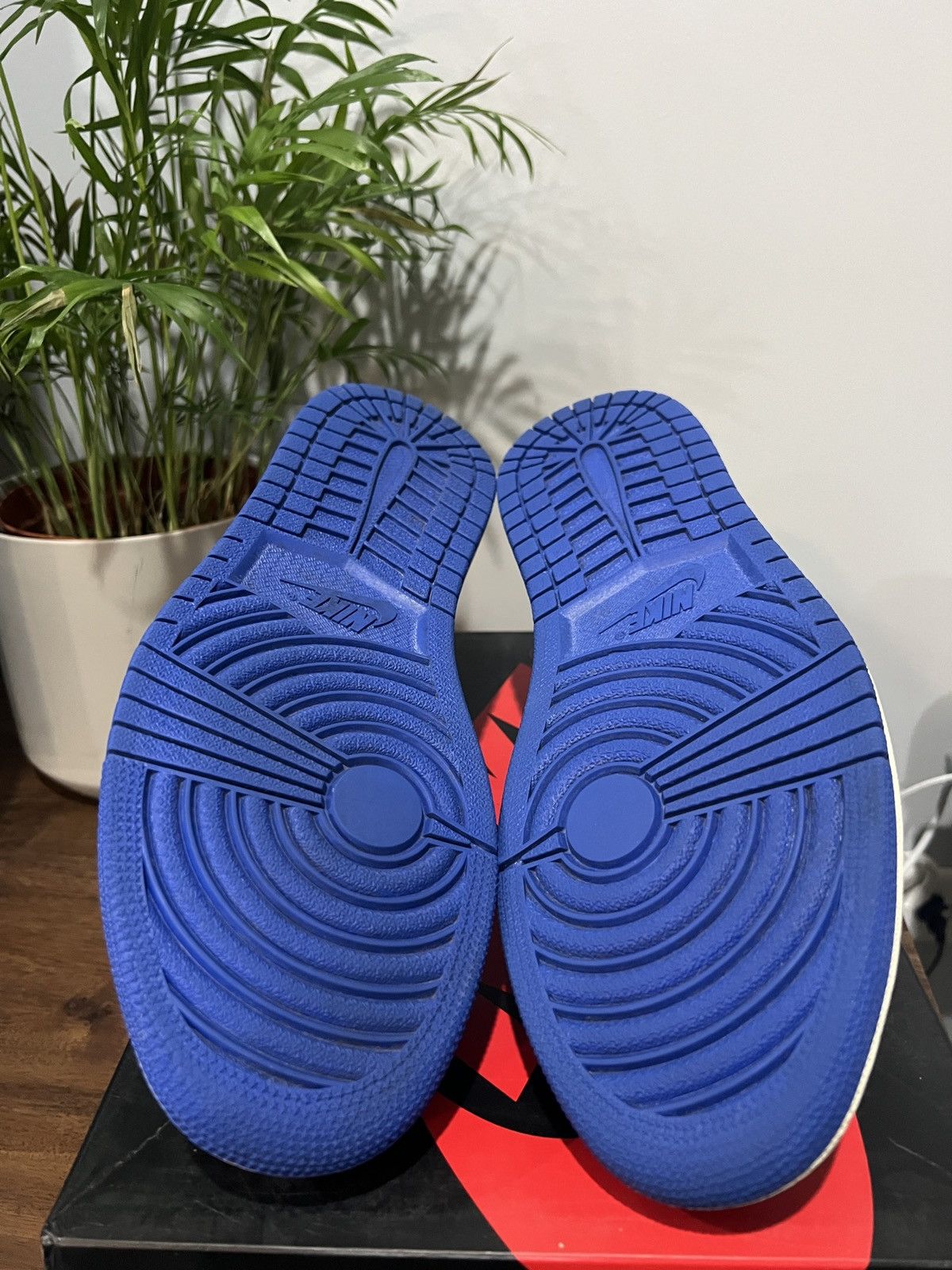 Jordan Brand × Nike Jordan 1 Low - Royal (2015) Size US 10 / EU 43 - 18 Thumbnail