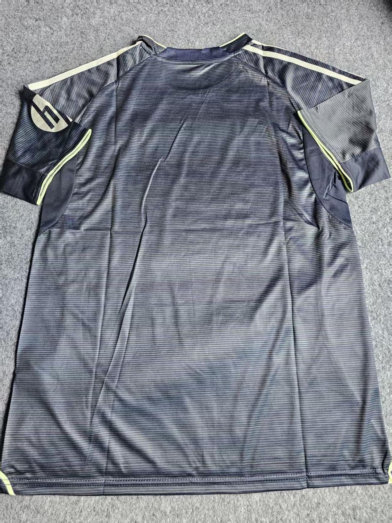 Other 2025 26 Real Madrid Jersey Away Size US M / EU 48-50 / 2 - 2 Thumbnail