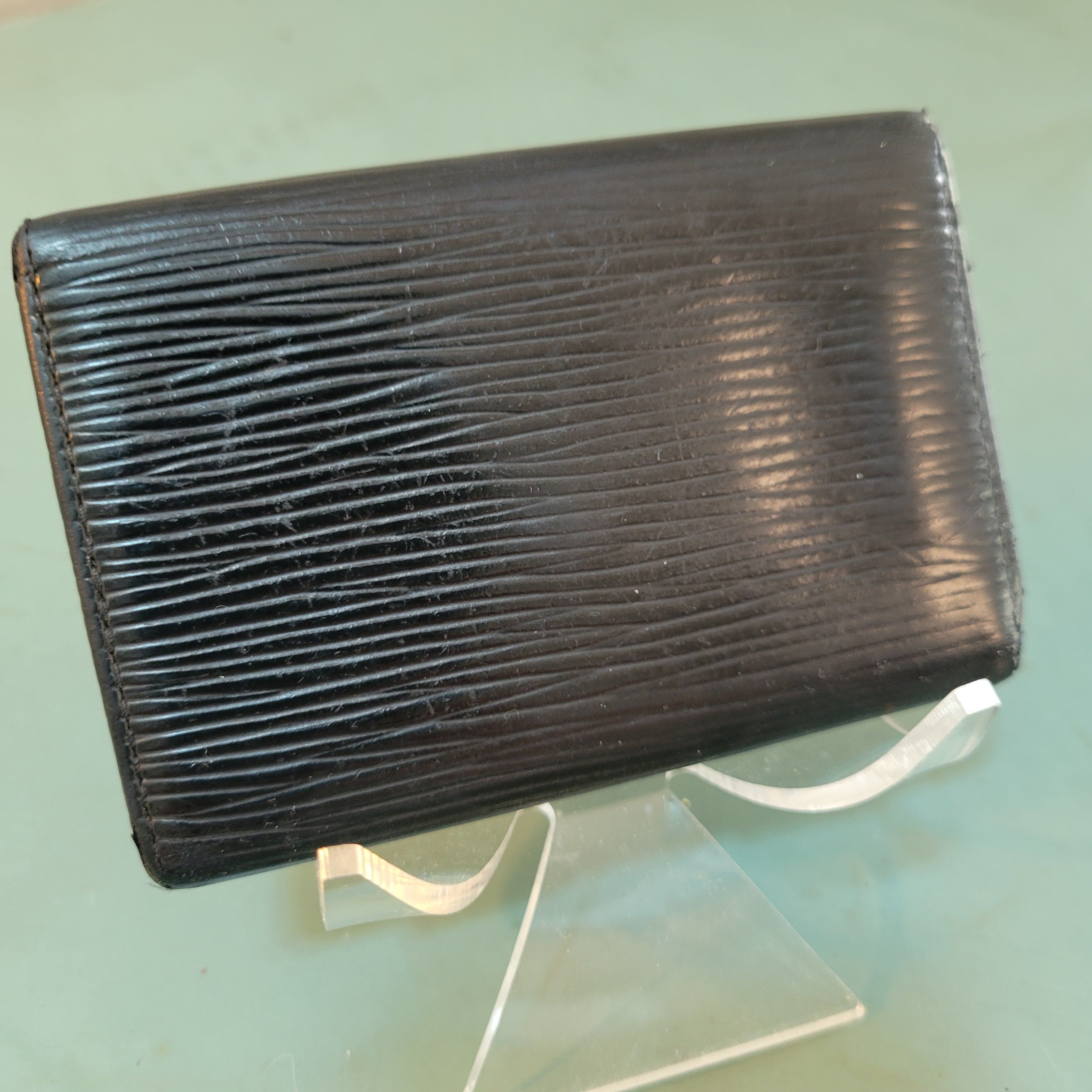 Louis Vuitton Louis Vuitton Black Epi Leather Key Holder Key Case 6 Keys Size ONE SIZE - 3 Thumbnail