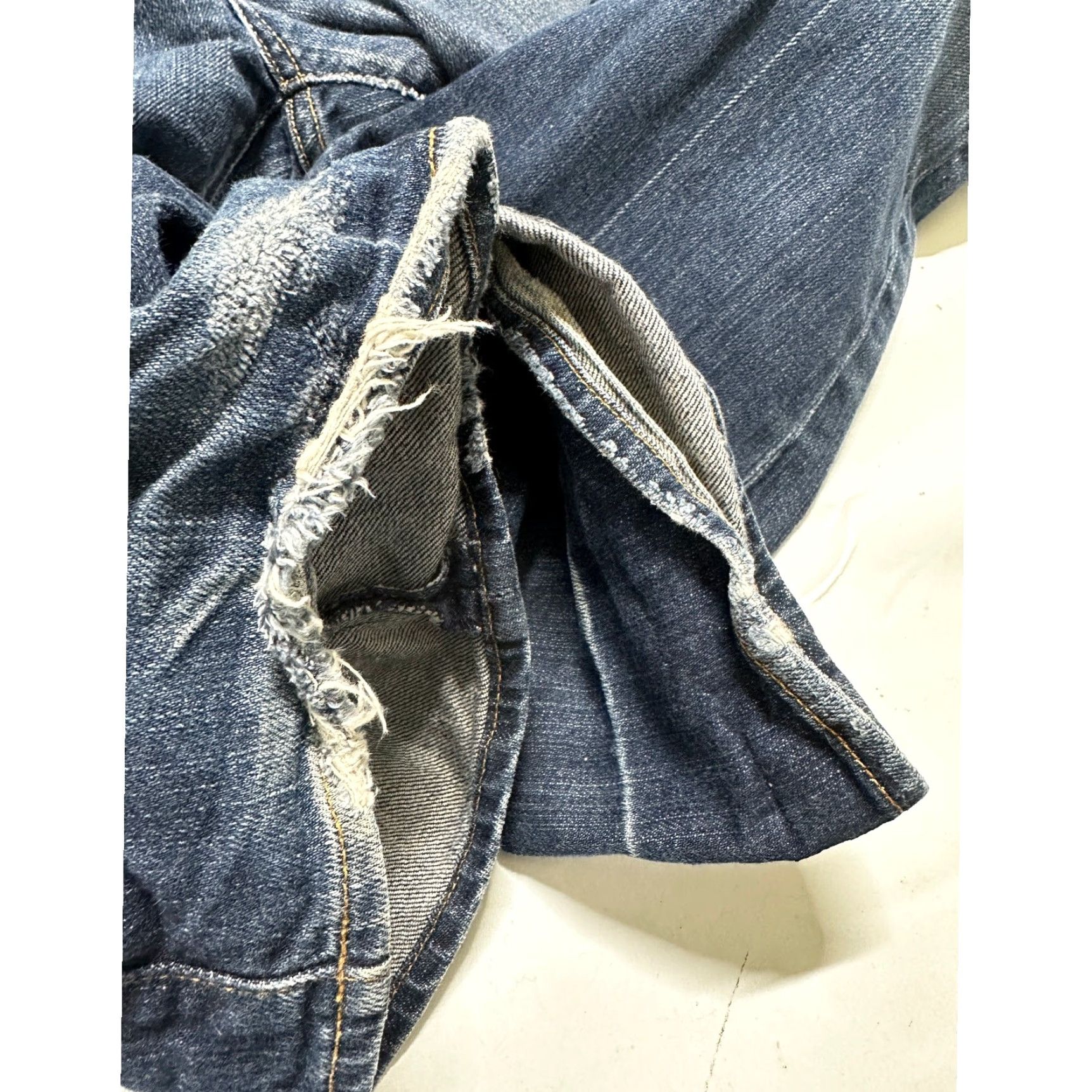 7 For All Mankind 7 For All Mankind Jeans Women Size 29 Flared Denim Dark Blue 5-Pocket Z ip Pockets Y2K DISTRESSED HEM Vintage No Size 29" - 3 Thumbnail