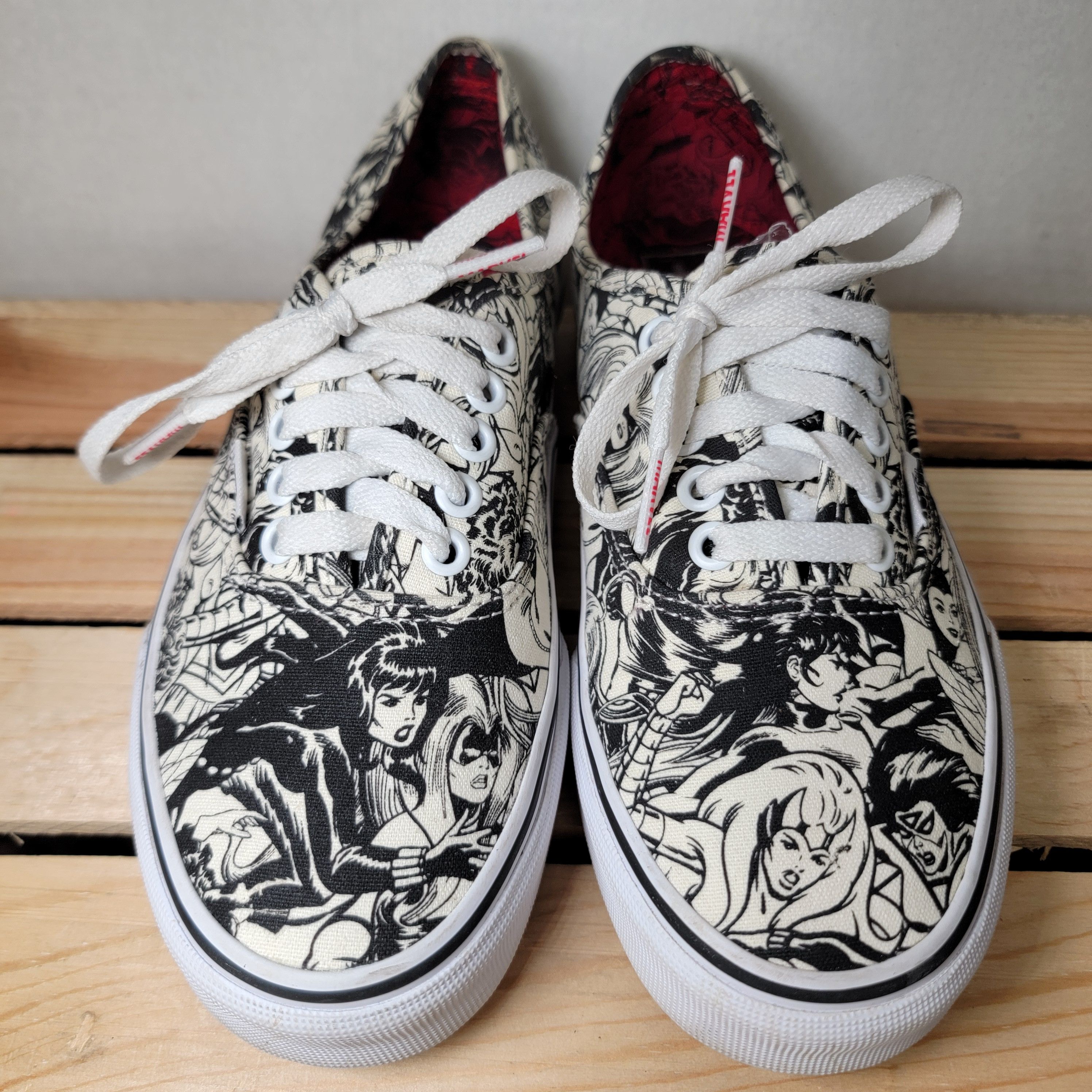 Vans X Marvel Avengers Women Low Top (Men) (Women)