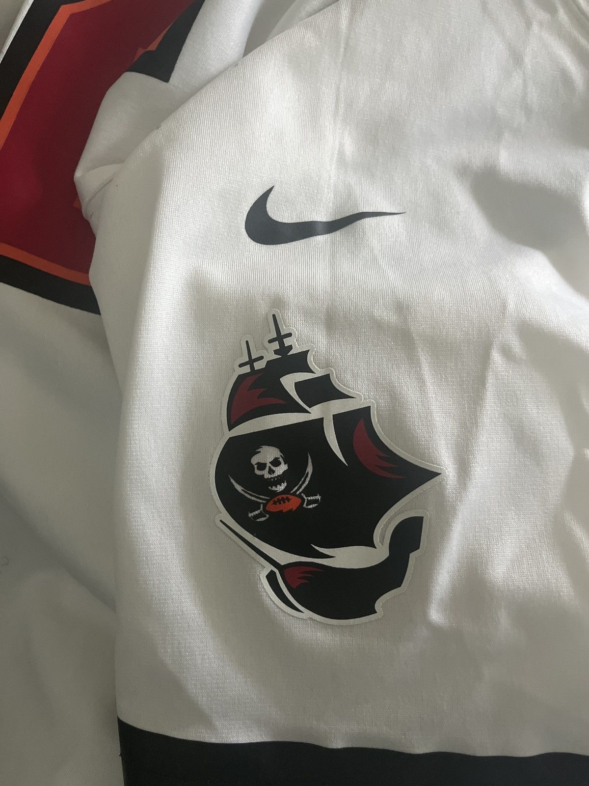 Nike Buccaneers Vintage Jersey Size US L / EU 52-54 / 3 - 7 Thumbnail