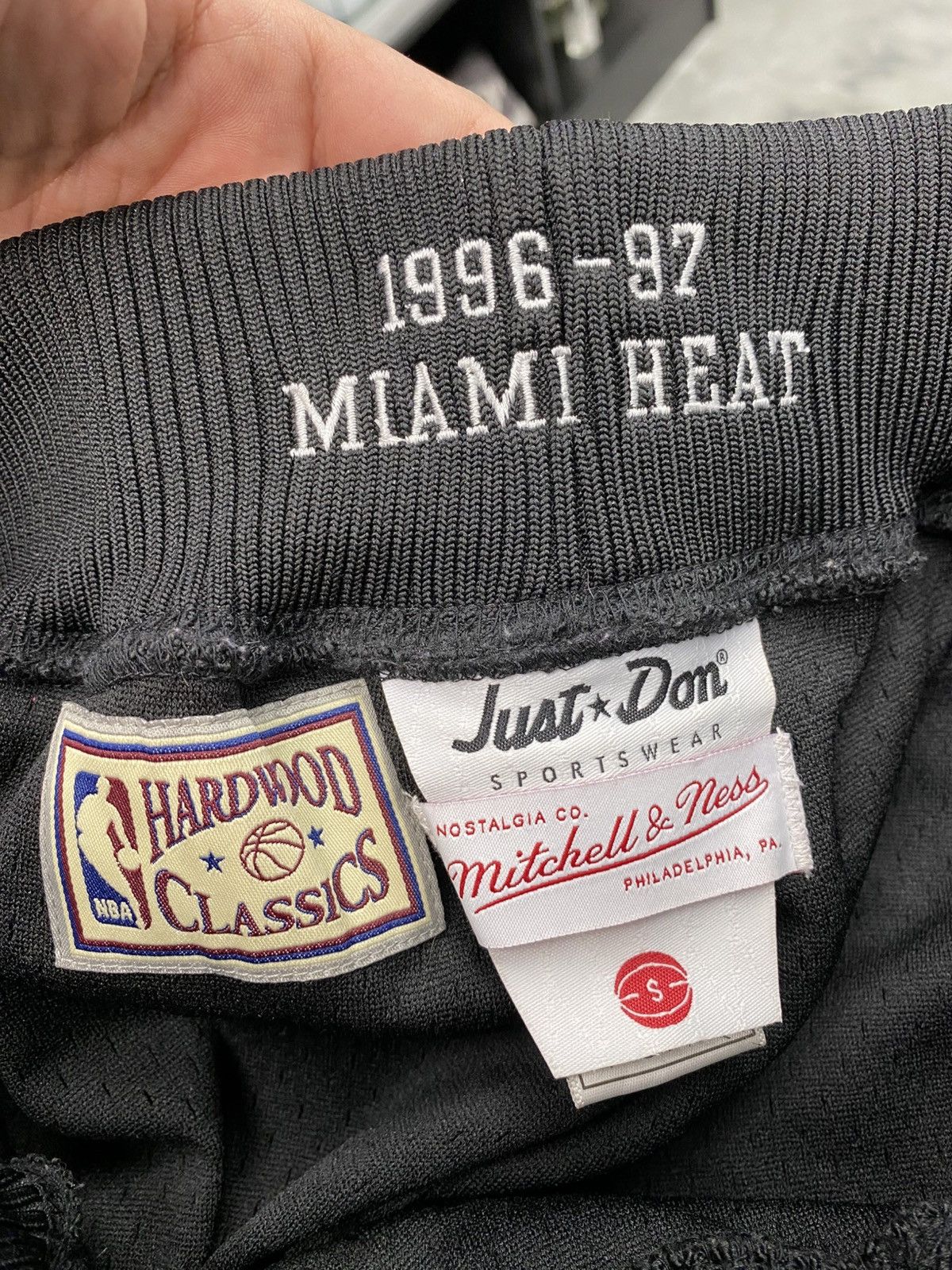 Just Don Just Don Miami Heat shorts black red small authentic rare Size US 32 / EU 48 - 7 Thumbnail