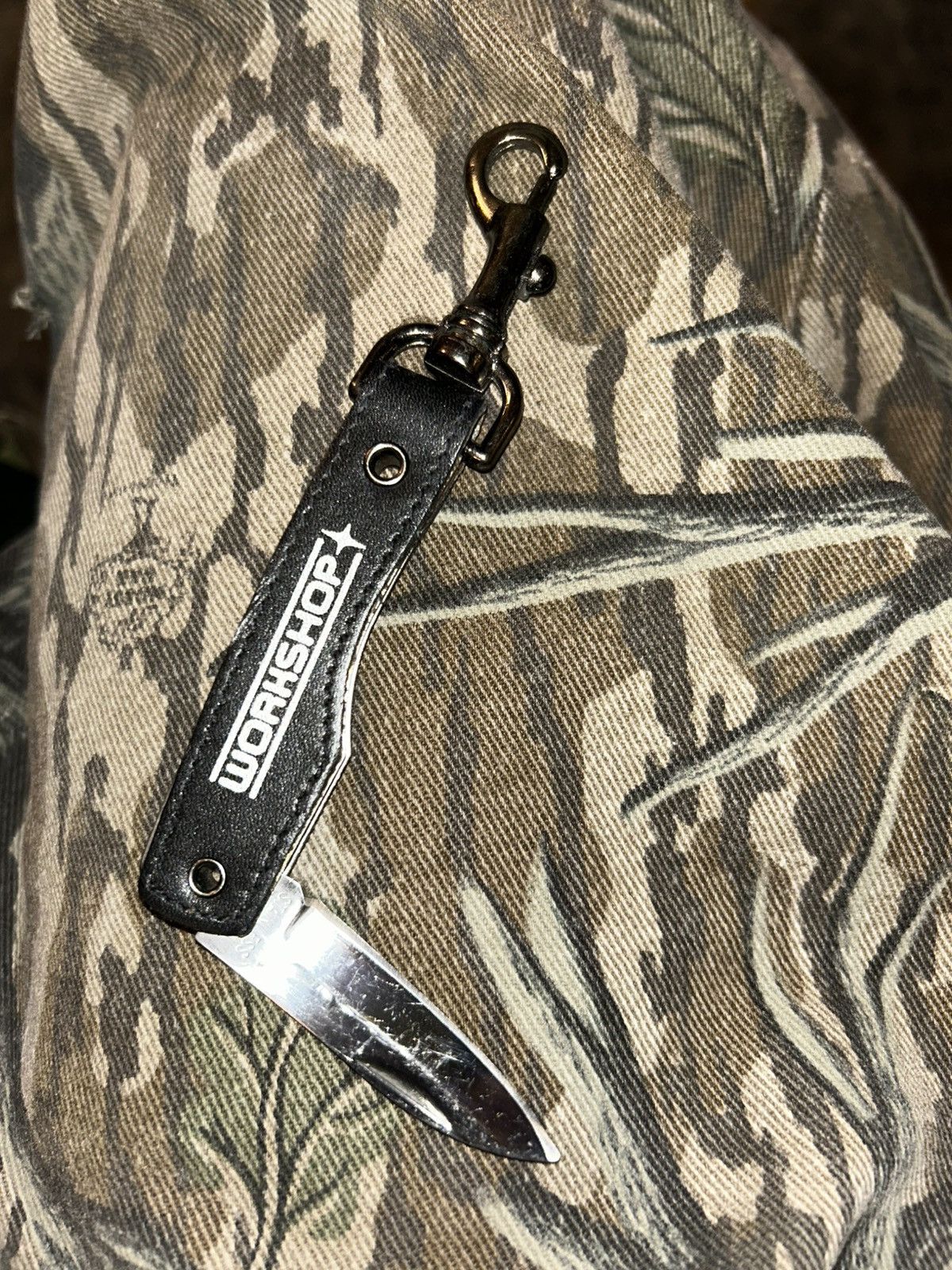 Alien Workshop Alien Workshop Leather 2.5” pocket knife keychain Size ONE SIZE - 3 Thumbnail