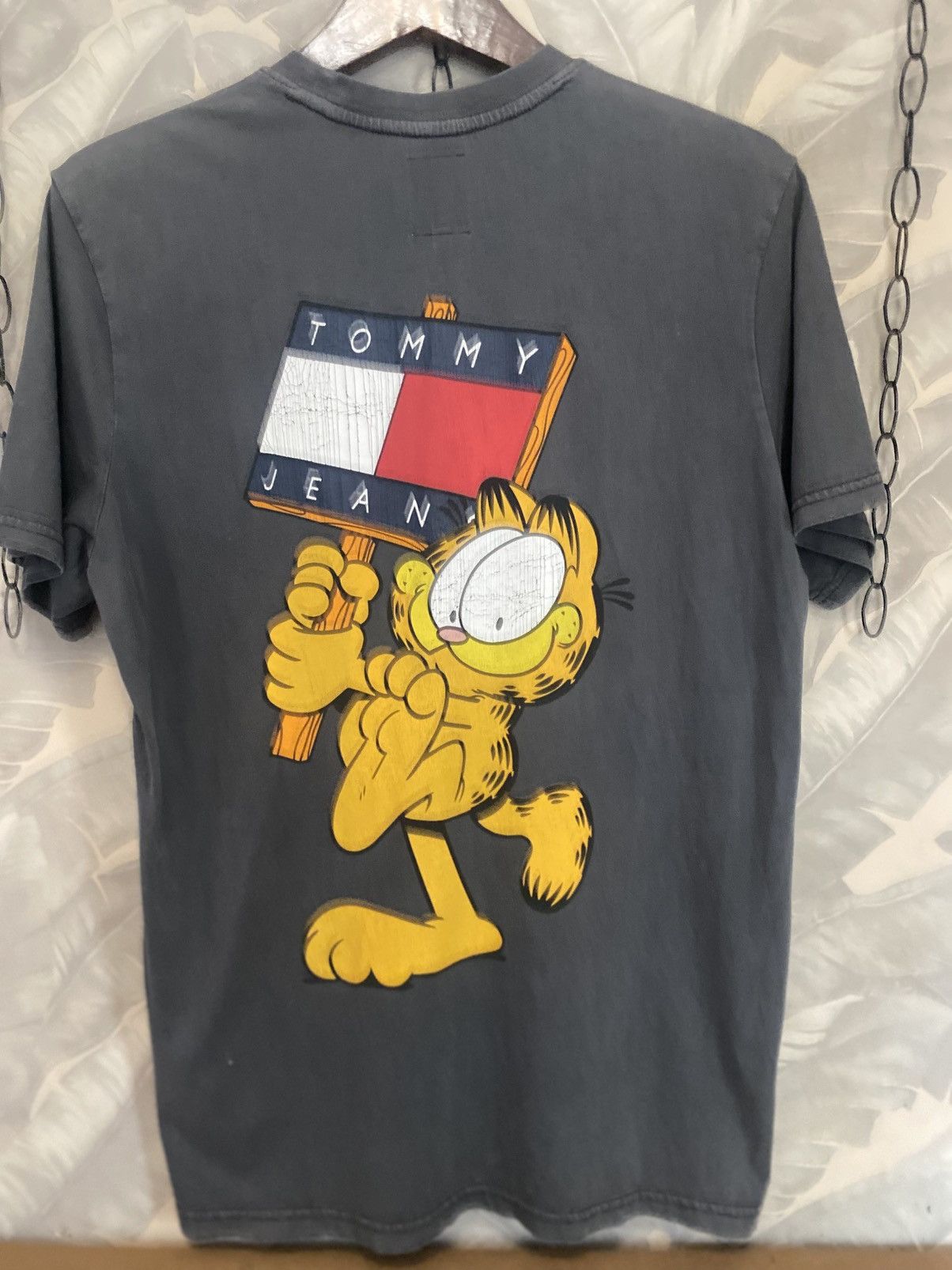 Tommy Hilfiger rare vintage tommy hilfiger X garfield tee colour charcoal Size US L / EU 52-54 / 3 - 1 Thumbnail