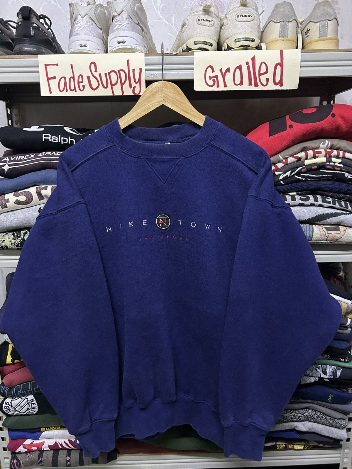 Nike Vintage 90s Nike Town Las Vegas sweatshirt Size US XL / EU 56 / 4 - 3 Thumbnail