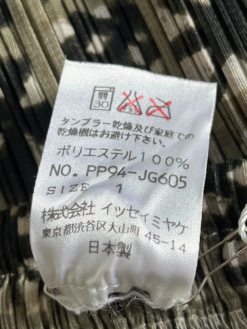 Issey Miyake Issey Miyake size:1 A black and grey skirt Size 22" - 4 Thumbnail