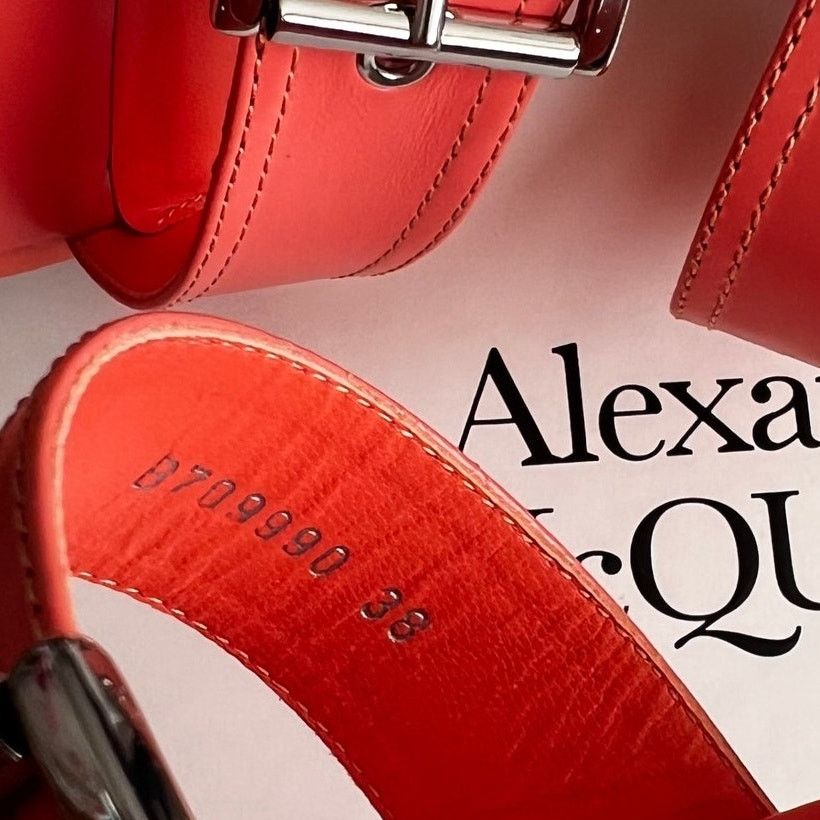 Alexander McQueen Alexander McQueen Apricot Buckle Mule Sandals, IT38/US8 Size US 8 / IT 38 - 14 Thumbnail