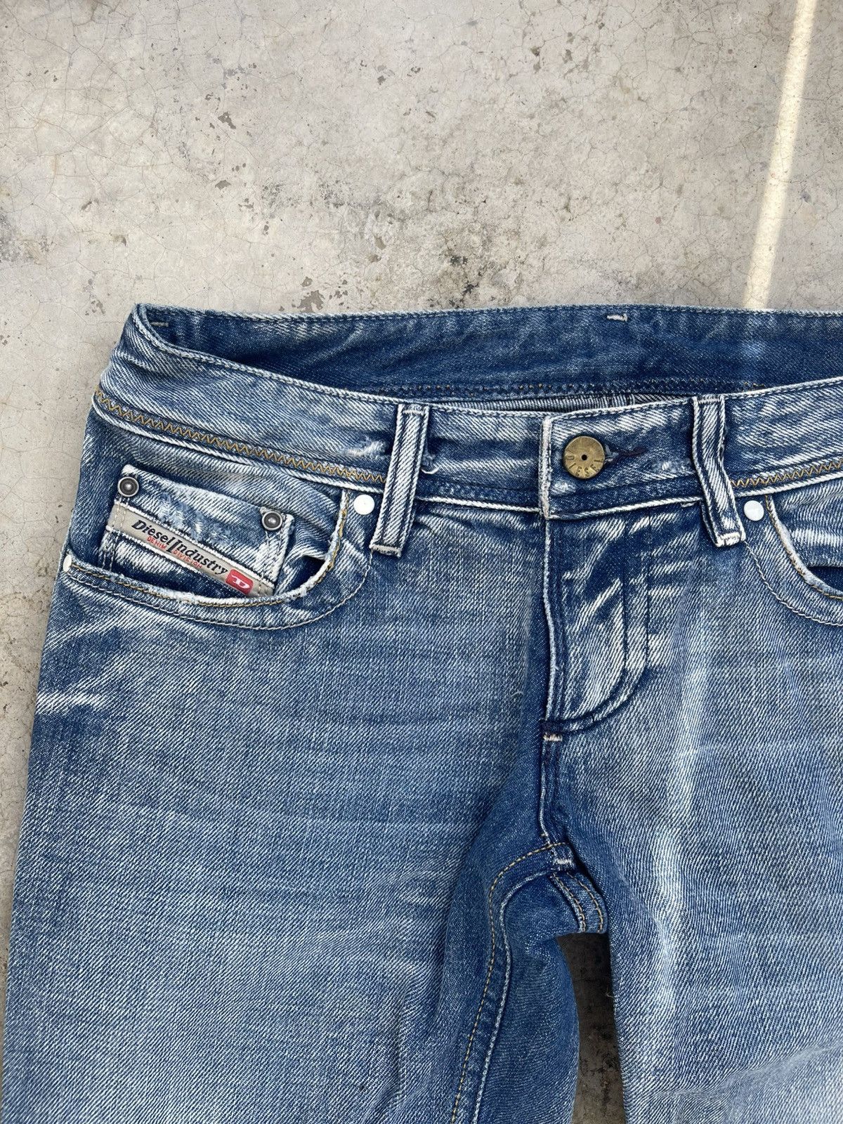 Diesel Vintage Diesel Lowky Distressed Denim s6 Size US 26 / EU 42 - 4 Thumbnail