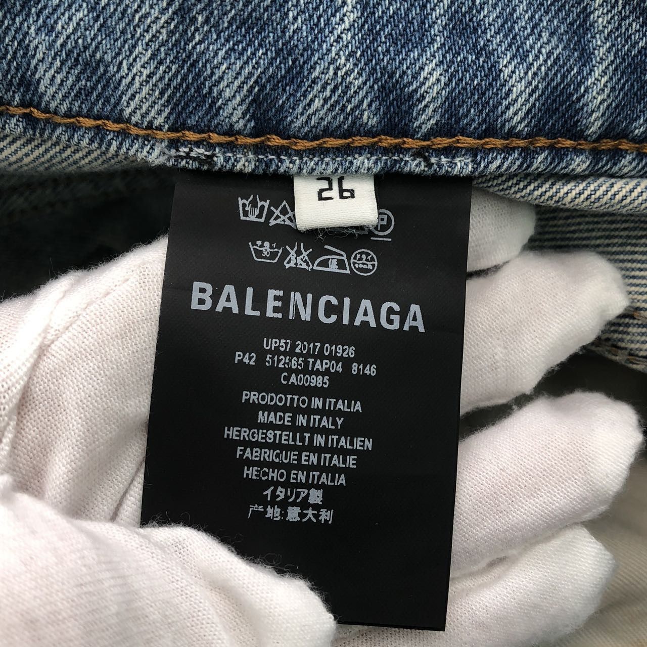 Balenciaga Balenciaga Vintage Button Side Pocket Tapered Jeans K26WX Size 26" / US 2 / IT 38 - 7 Thumbnail