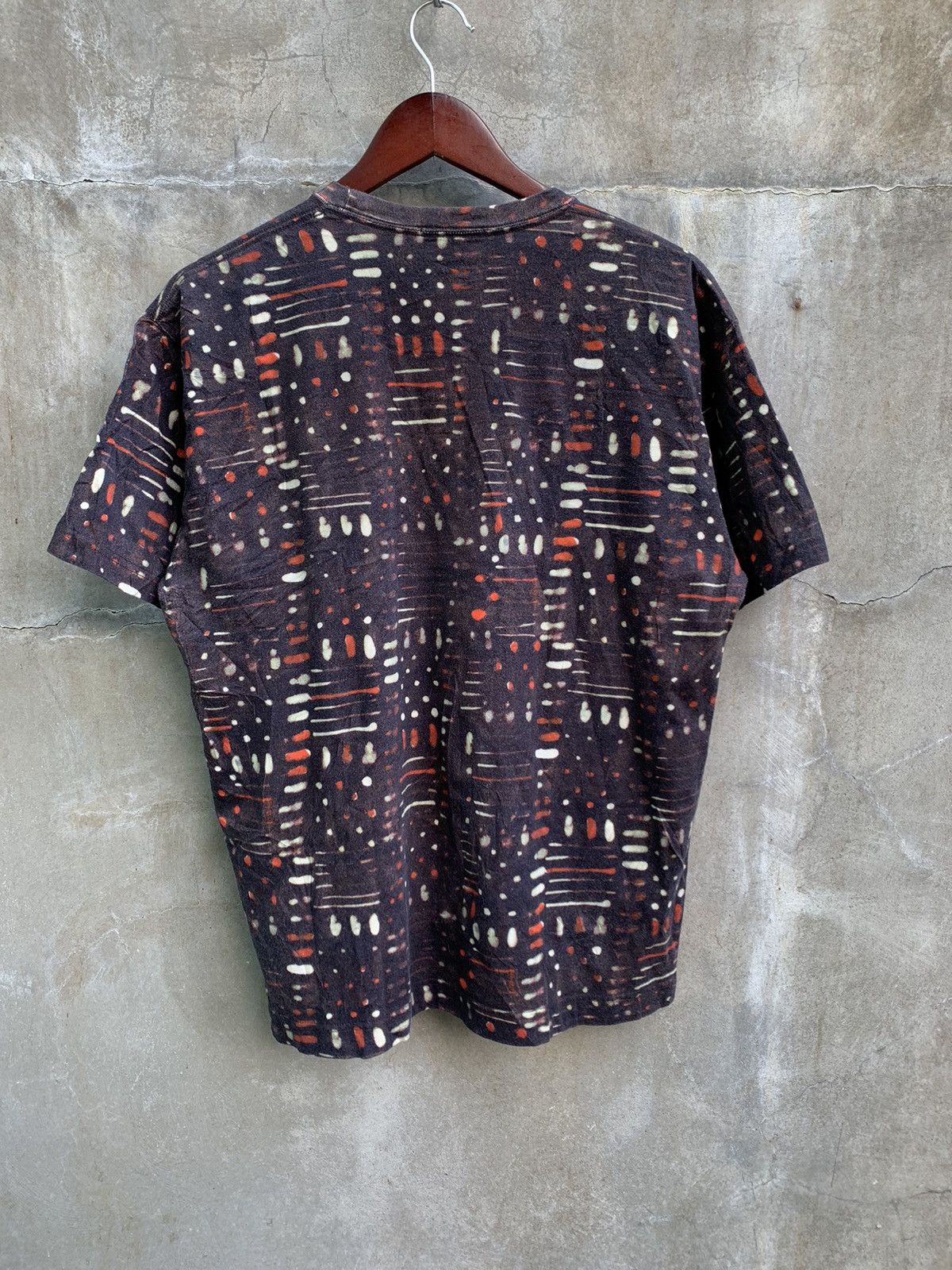 Issey Miyake Graphic Tee Size US L / EU 52-54 / 3 - 5 Thumbnail