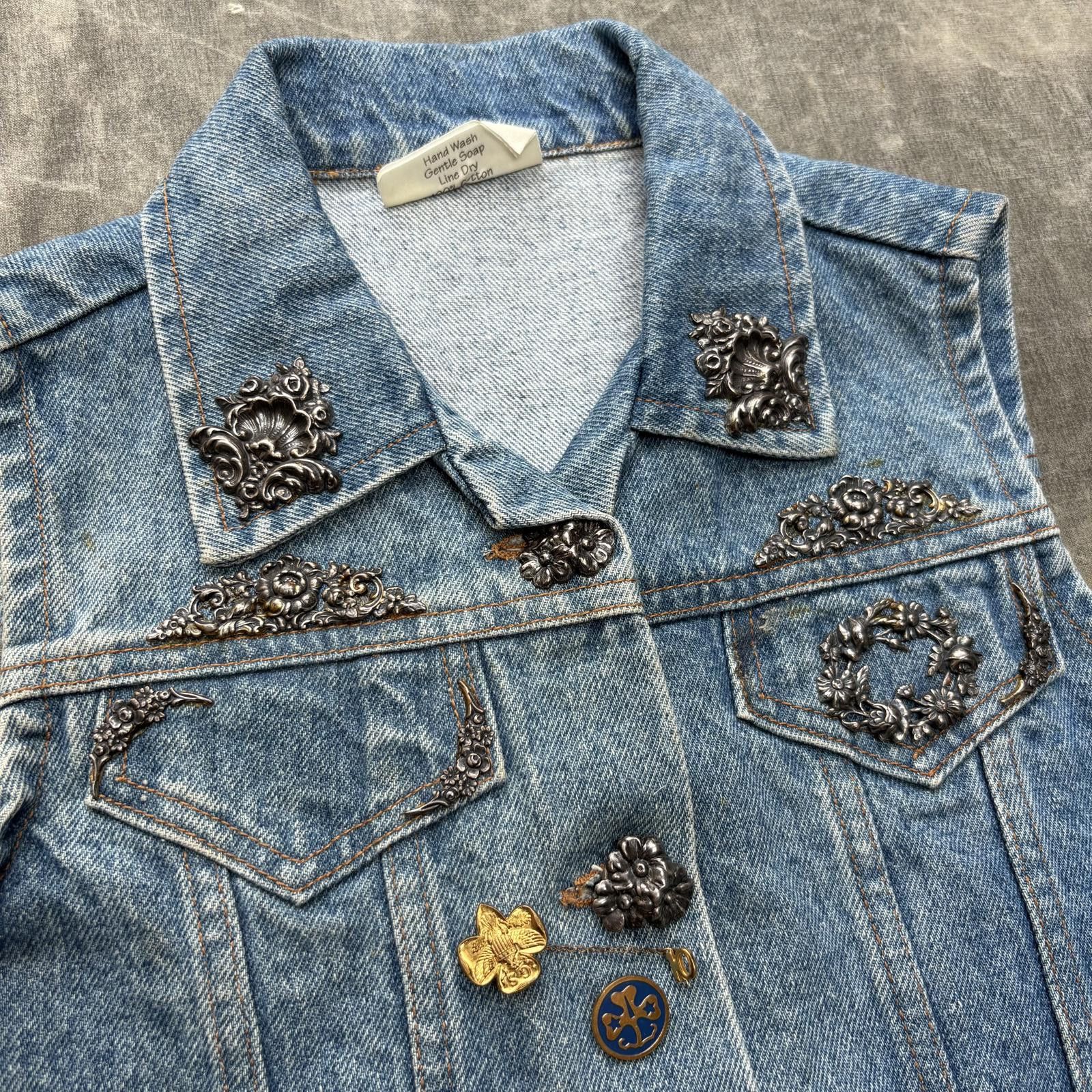Vintage Vintage Floral Silver Metal Embellished Patches Denim Vest Size S / US 4 / IT 40 - 3 Thumbnail