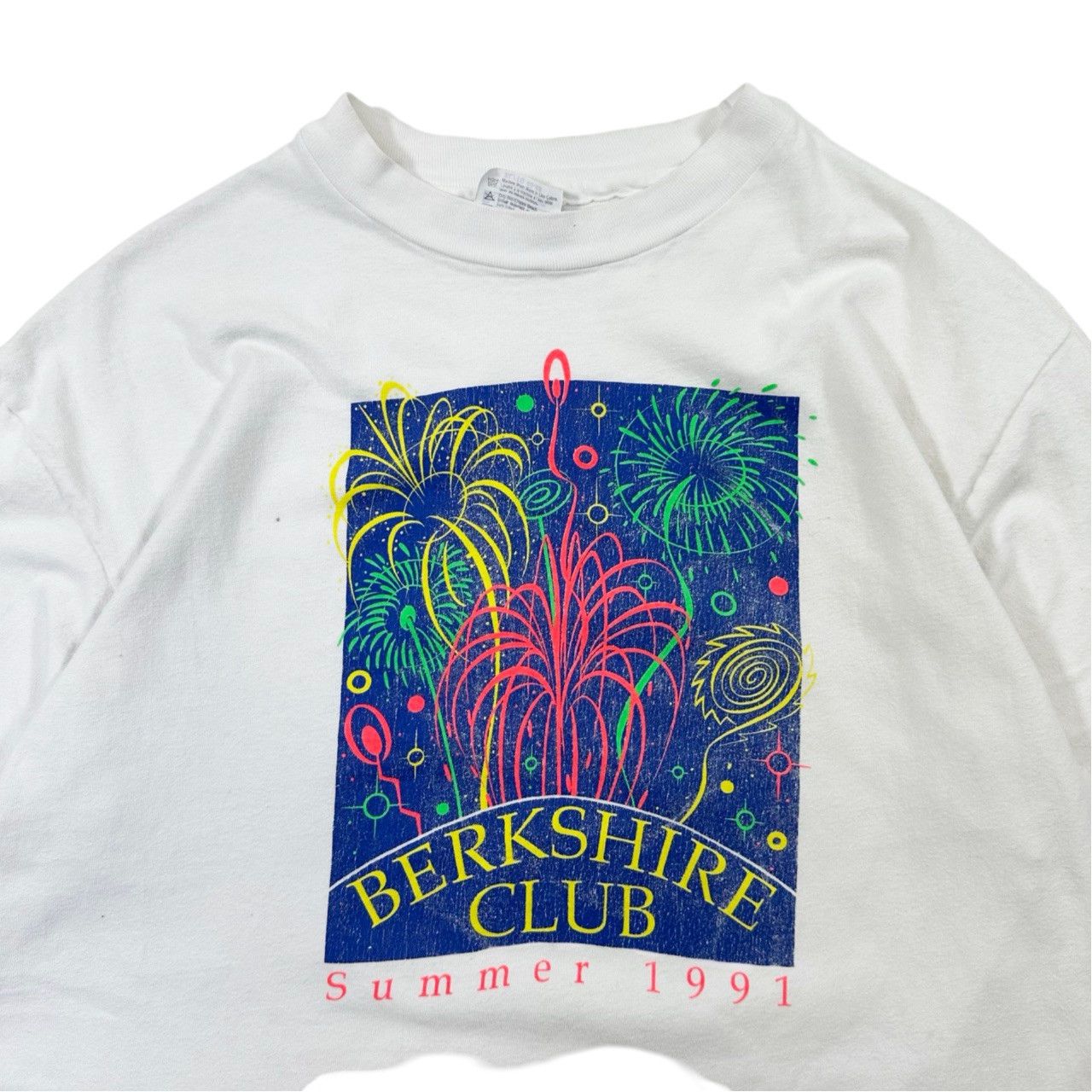 Vintage Vintage 90s Single Stitch Berkshire Club Graphic T Shirt Size US XL / EU 56 / 4 - 2 Thumbnail