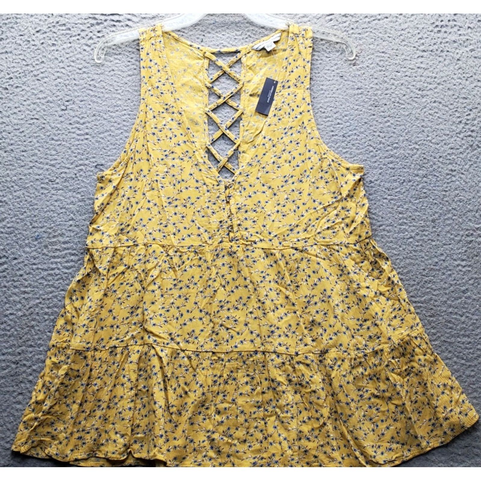 American Eagle Outfitters American Eagle Outfitters Blouse Top Womens M Multicolor Floral Tiered Hem Cross Back Sleeveless V-Neck Size M / US 6-8 / IT 42-44 - 2 Thumbnail