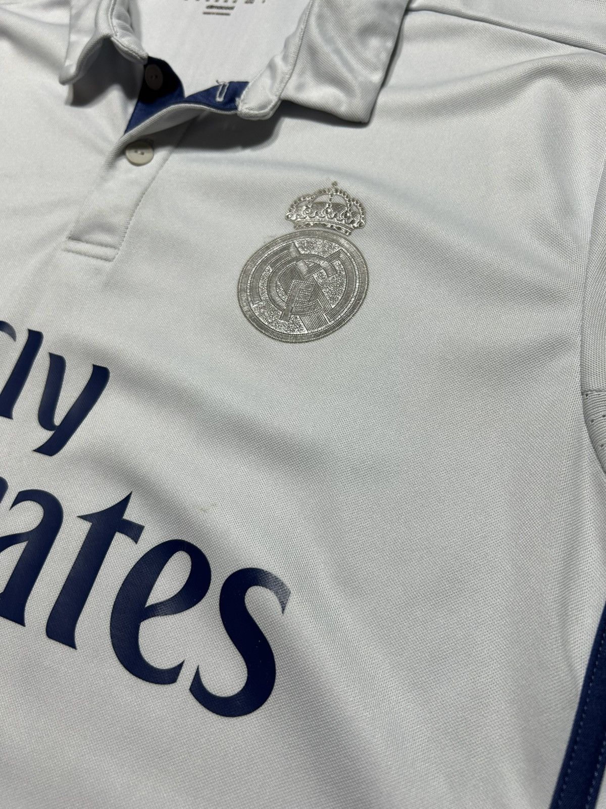 Adidas Real Madrid 2016 2017 Adidas Home Soccer Jersey Size M Size US M / EU 48-50 / 2 - 7 Thumbnail