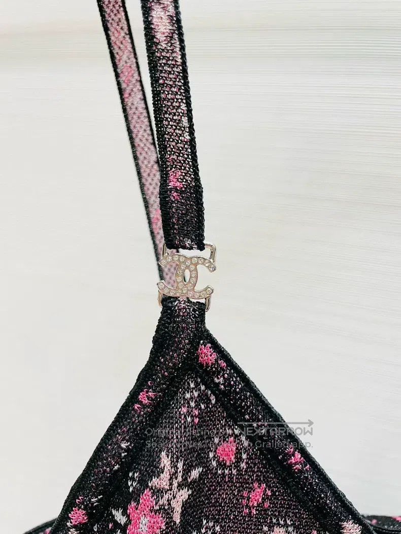 Chanel Chanel 24B small flower suspender vest Size XS / US 0-2 / IT 36-38 - 4 Thumbnail