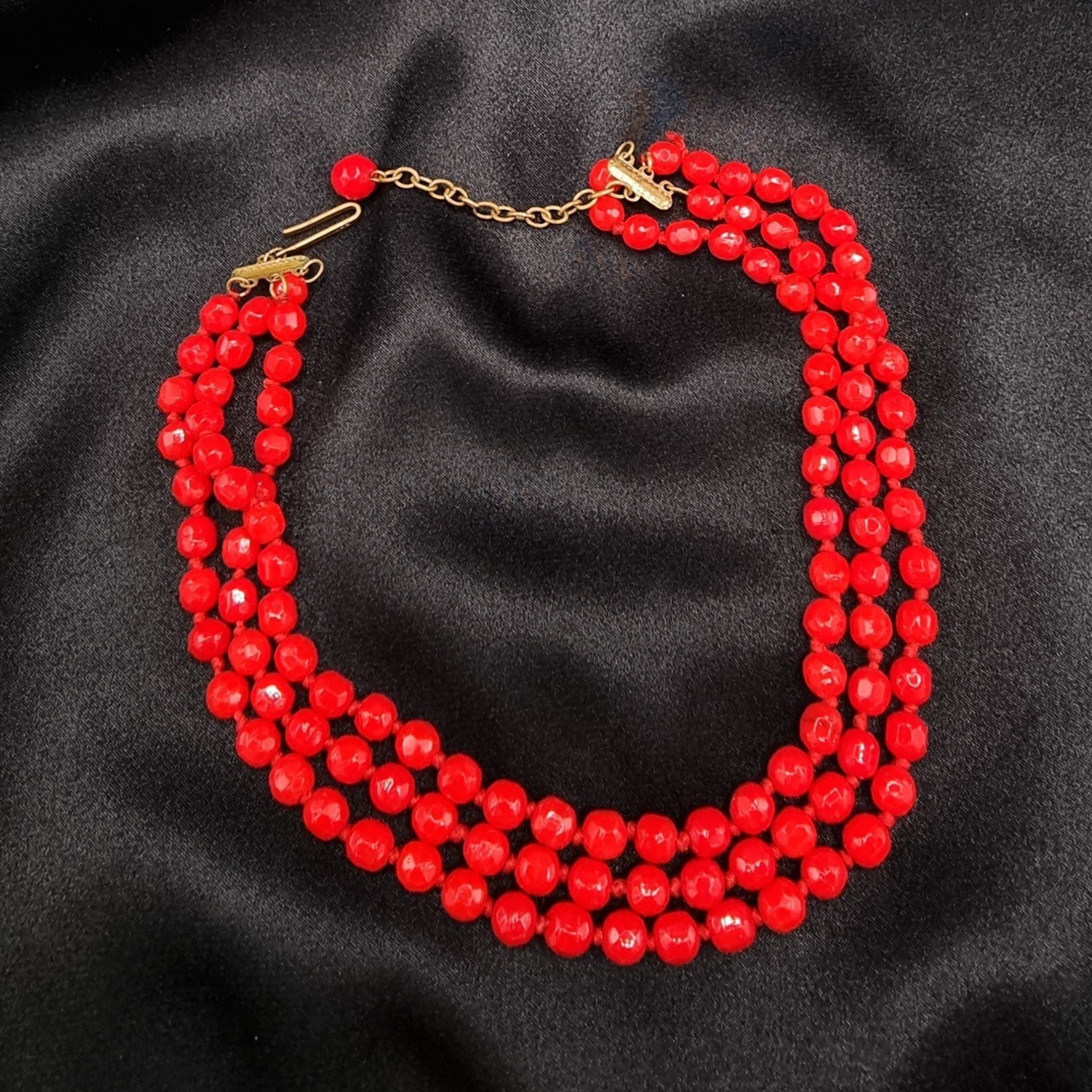 Vintage Vintage 1950s-1960s WEST GERMANY Red Choker Necklace Size ONE SIZE - 5 Thumbnail