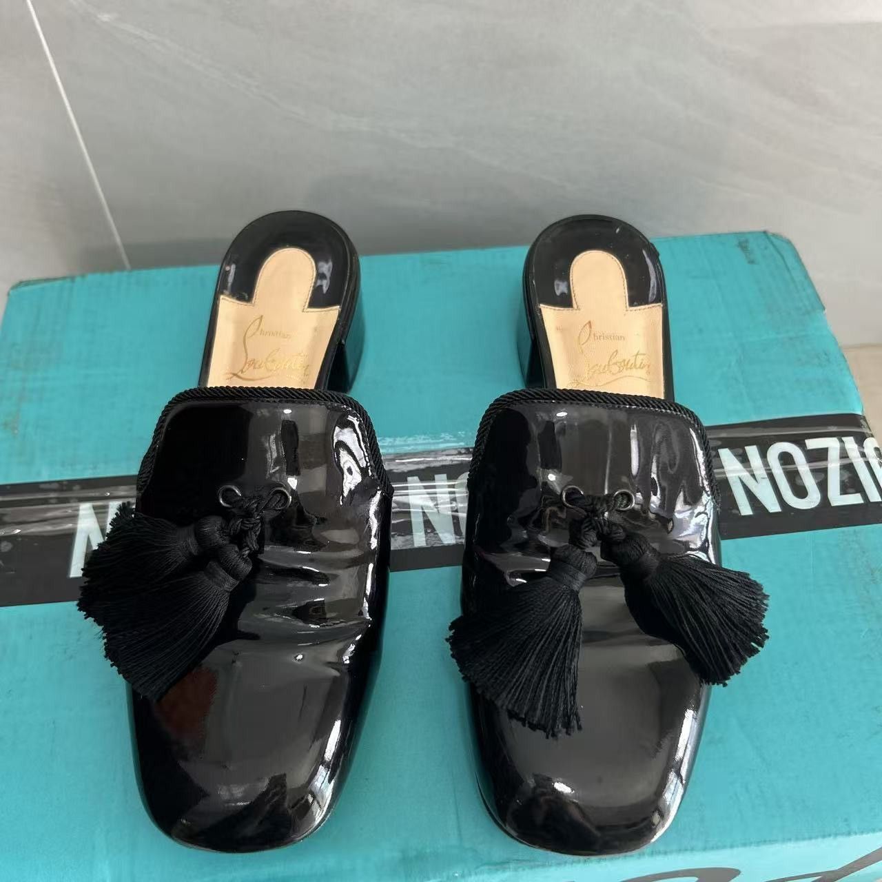 Christian Louboutin christain louboutin mule 37 Size US 6 / IT 36 - 1 Thumbnail