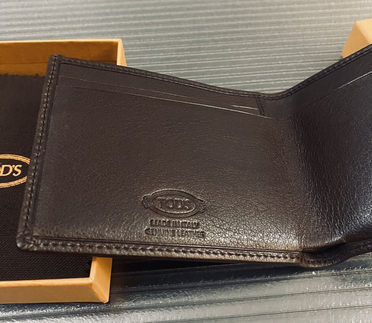 Tod's Tod’s 🇮🇹 brown grain leather dual billfold Leoni wallet NEW Size ONE SIZE - 2 Thumbnail