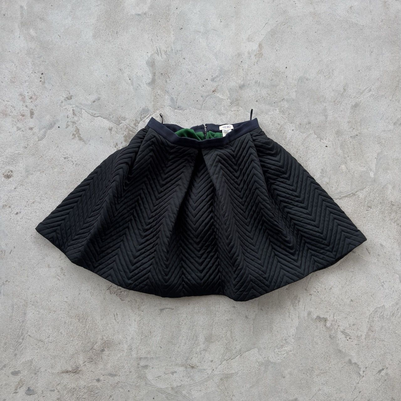 Kenzo Vintage Kenzo Paris Quilted Chevron Green Flared Midi Skirt Size 28" / US 6 / IT 42 - 1 Thumbnail