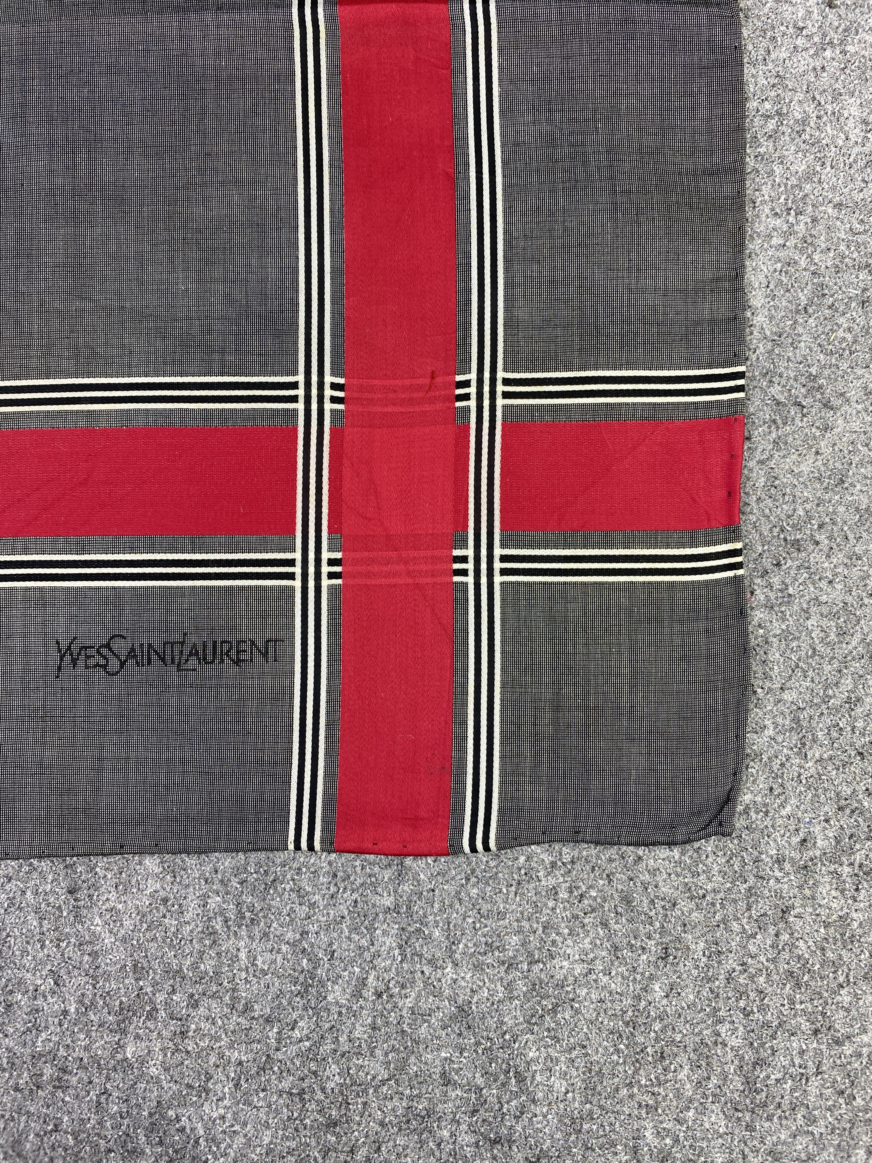 Yves Saint Laurent Yves Saint Laurent Handkerchief / Neckerchief KT0163 Size ONE SIZE - 5 Thumbnail
