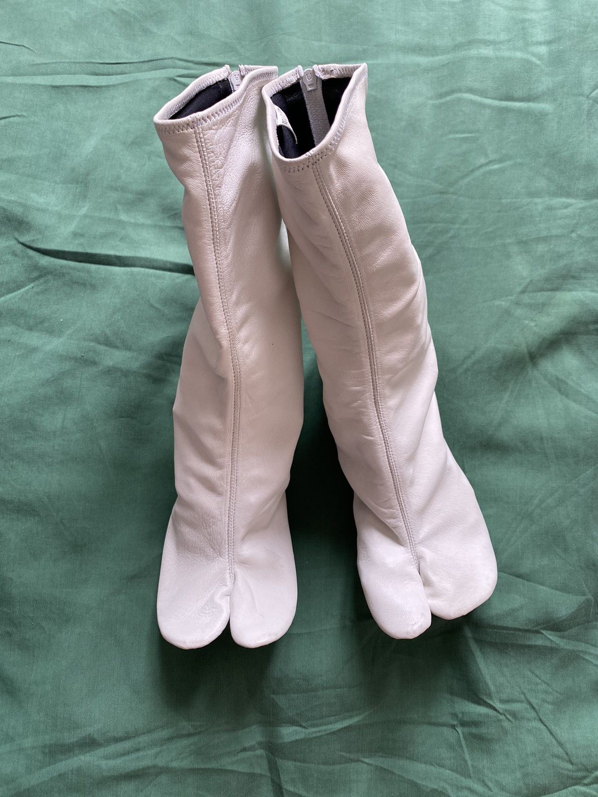 Prada Prada Runway Tabi Socks (IT0109) Size US 7 / IT 37 - 2 Thumbnail