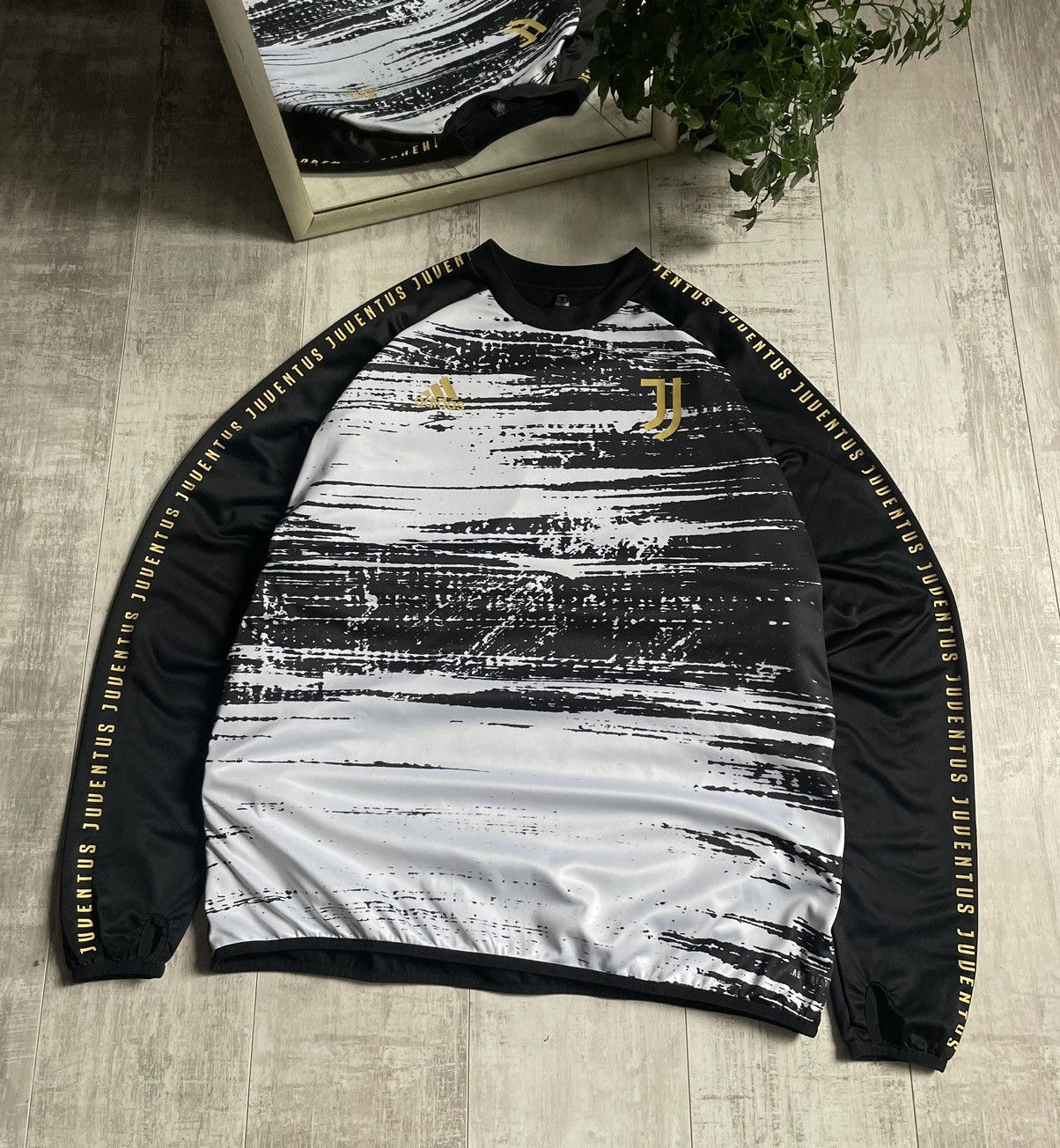 Adidas Adidas Juventus 2020/2021 Pre-Match Sweatshirt Jersey RARE Size US XXL / EU 58 / 5 - 1 Thumbnail