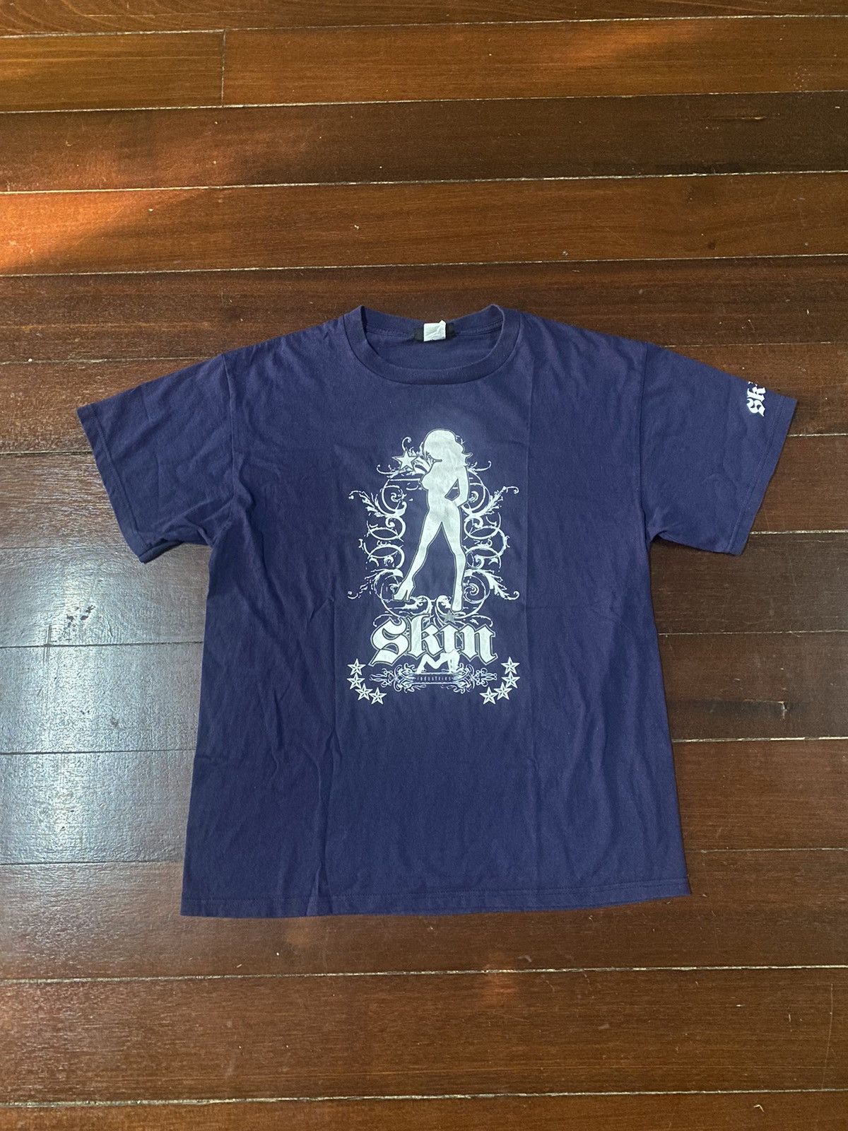 Hook-Ups Rare Vintage Skin Industries Skateboard Tee Size US L / EU 52-54 / 3 - 1 Thumbnail