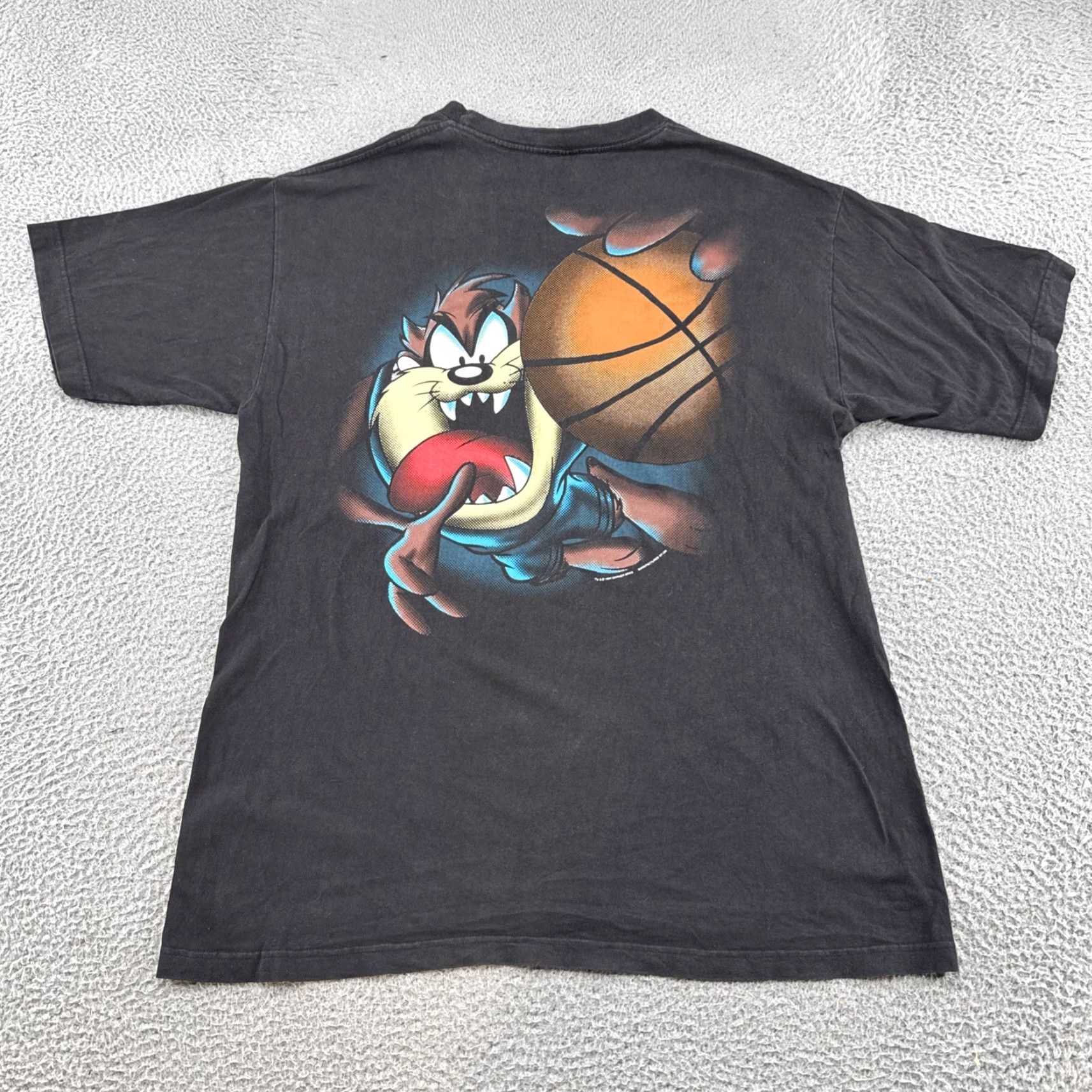 Vintage VINTAGE Looney Tunes TAZ Devil 1996 All Out Fan Men’s Shirt XL Black Cotton Logo Graphic Print T-Shirt Short Sleeve 1990s Mens US Sports Retro Size US XL / EU 56 / 4 - 2 Thumbnail