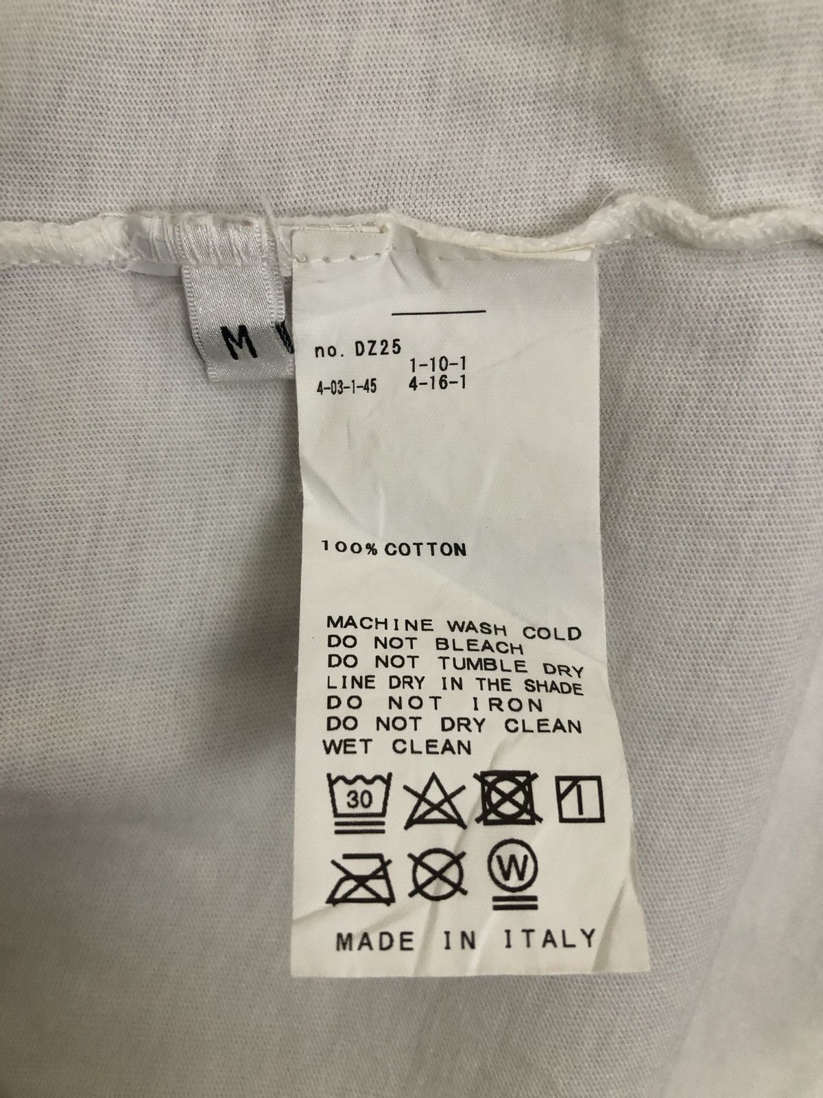 Aries Aries Drugs Not Hugs T-Shirt Size US M / EU 48-50 / 2 - 4 Thumbnail