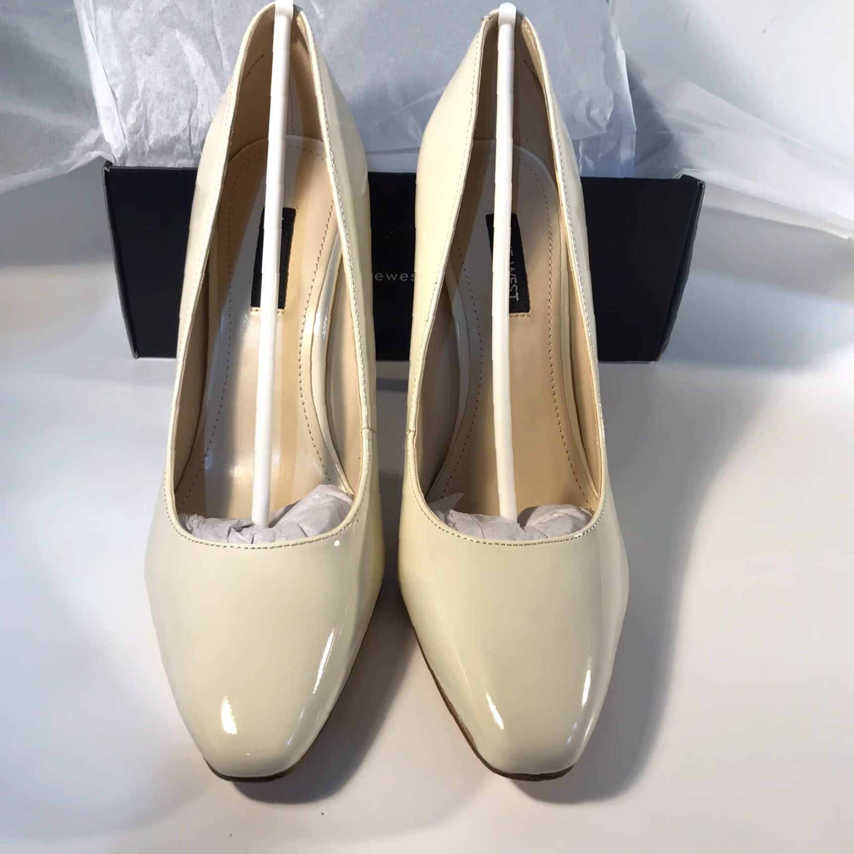 Nine West VINTAGE Nine West Pump Dress Shoe Womens Ivory Faux Leather Size 8M 4in Heels Size US 8 / IT 38 - 4 Thumbnail