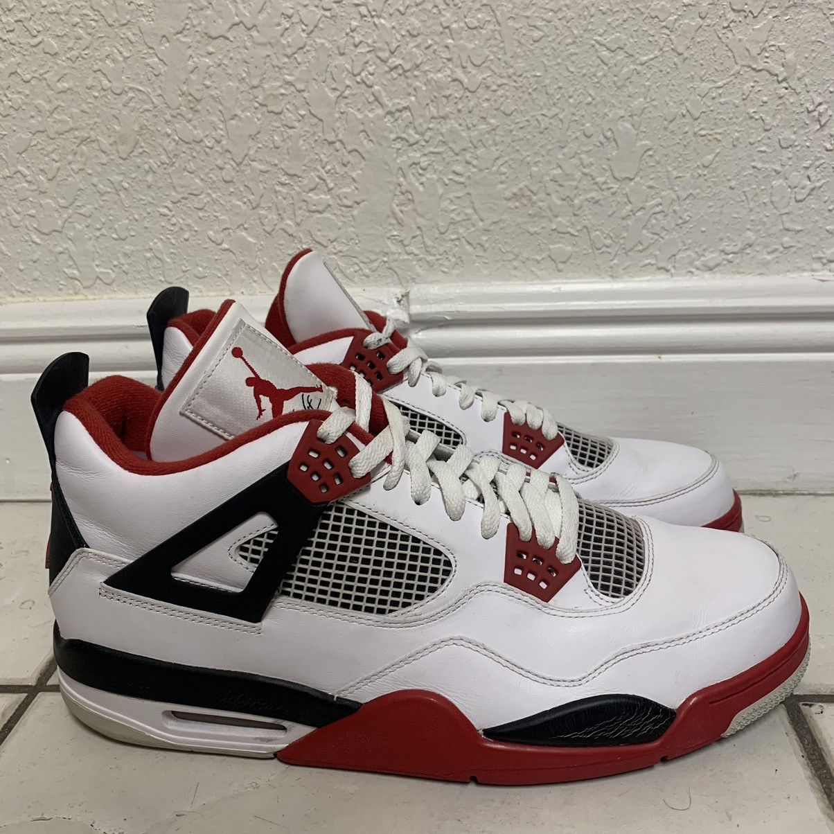 Jordan Brand Jordan 4 Retro OG Mid Fire Red 2012 Size 14 Size US 14 / EU 47 - 2 Thumbnail