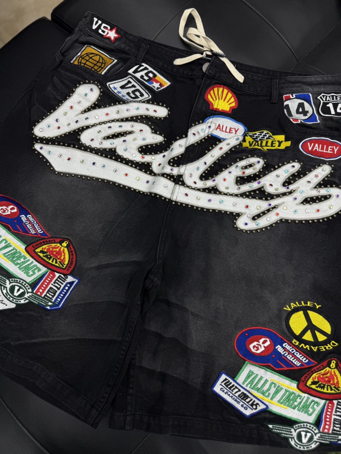 Vale Valley Black Denim Patchwork Shorts Size 40 (Brand New) Size US 40 / EU 56 - 6 Thumbnail