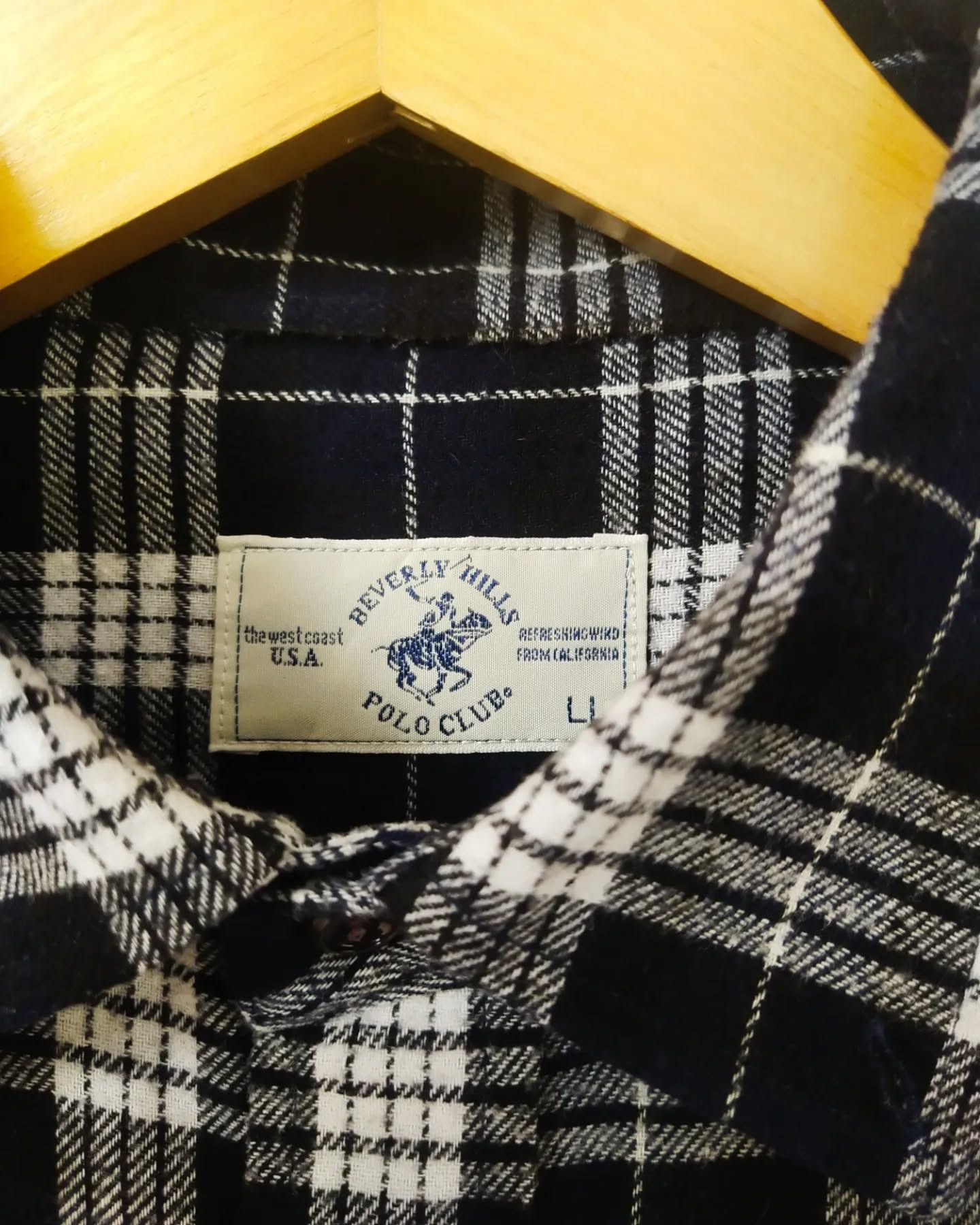 Beverly Hills Polo Club Beverly Hills Polo Club Navy White Plaid Flanel Shirt Size US L / EU 52-54 / 3 - 3 Thumbnail