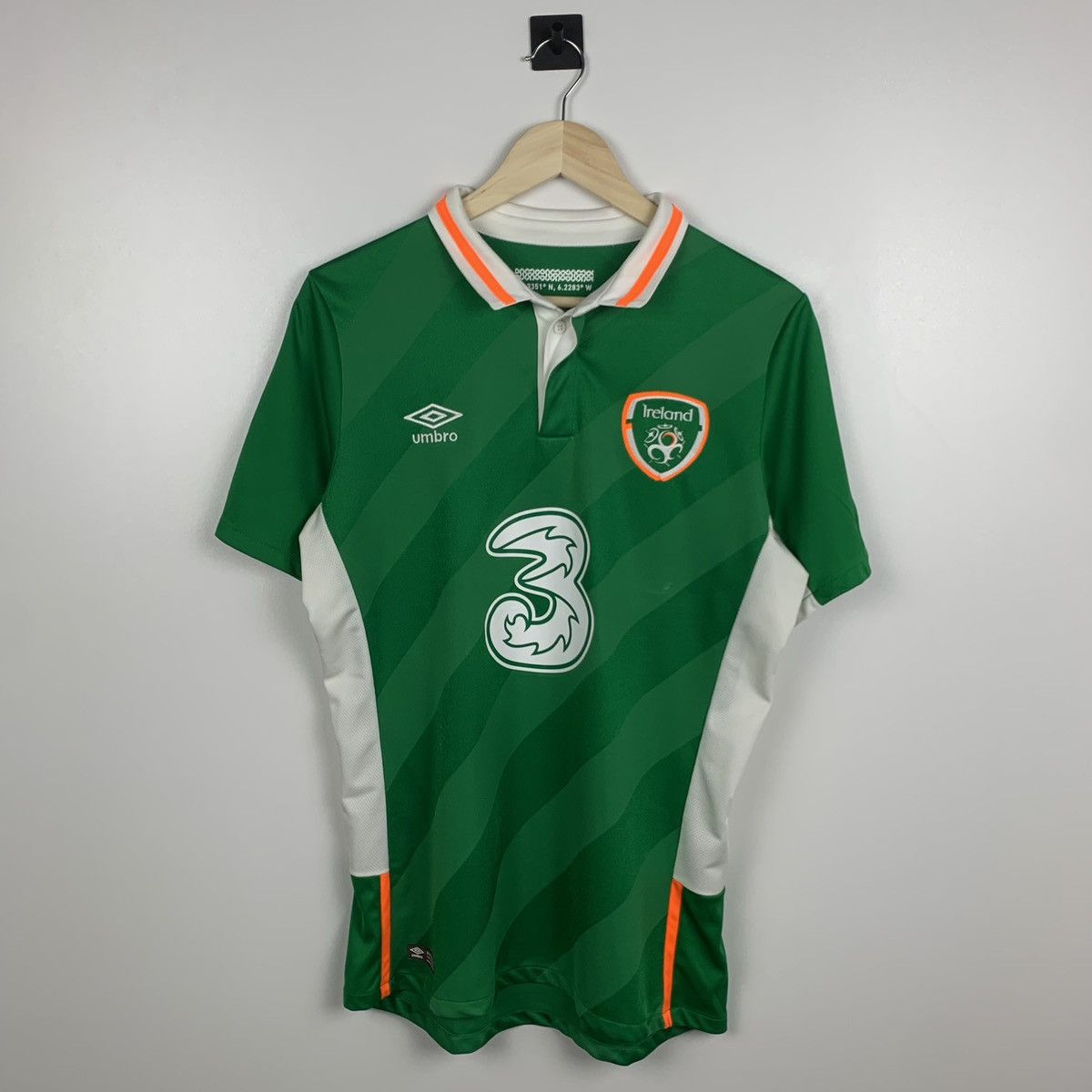 Umbro Umbro Ireland Soccer Football Jersey Size S Green Top Size US S / EU 44-46 / 1 - 1 Thumbnail