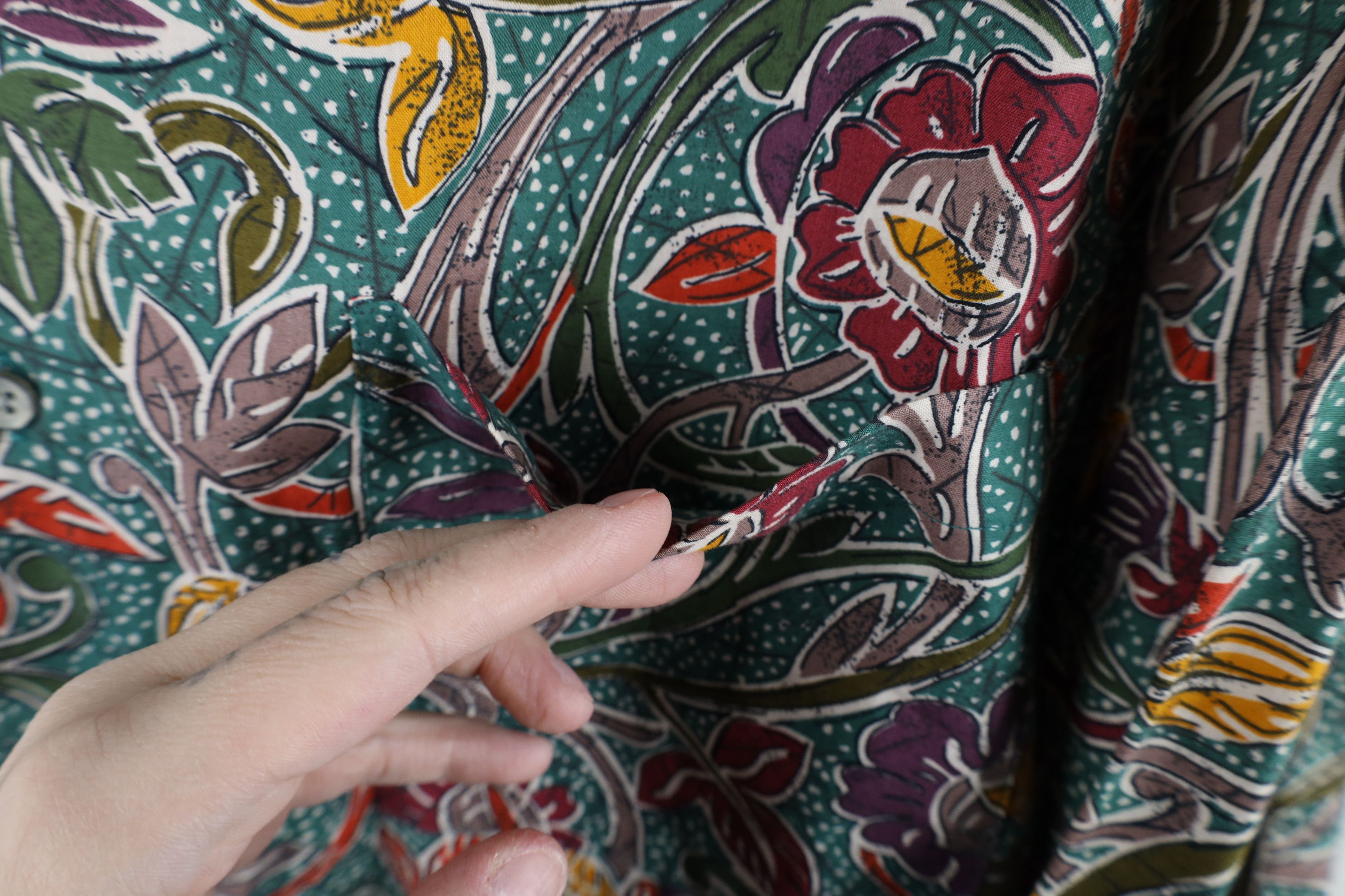 Vintage Vintage 90s Streetwear Tapestry All Over Print Button Shirt Size US XL / EU 56 / 4 - 5 Thumbnail