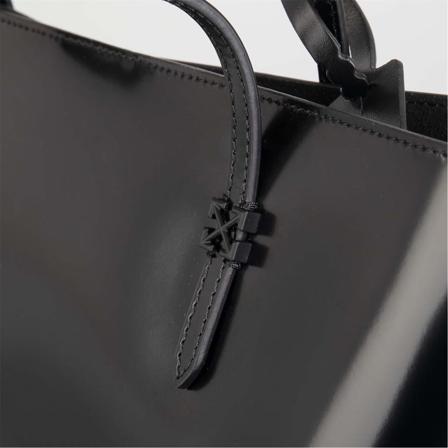 Off-White o1g2r1mq0225 Size: OS / Tote Bag in Black Size ONE SIZE - 4 Thumbnail