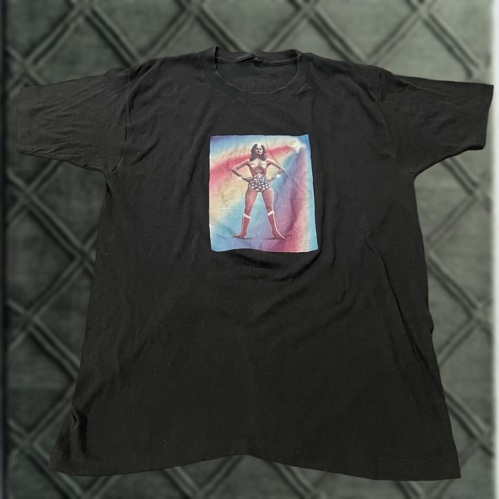 Vintage VINTAGE Wonder Woman Shirt Men’s 70s Single Stitch Iron On Graphic DC Comics Shirt Mens L Black Cotton Size US L / EU 52-54 / 3 - 1 Thumbnail