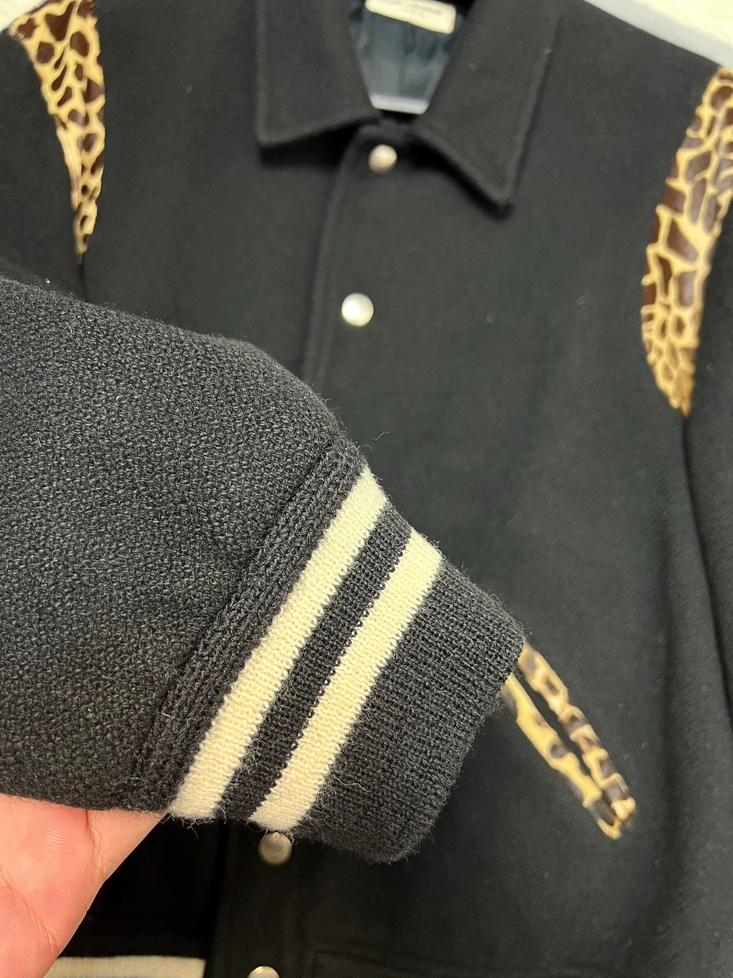 Saint Laurent Paris Saint Laurent leopard print patchwork wool baseball jacket Size L / US 10 / IT 46 - 3 Thumbnail
