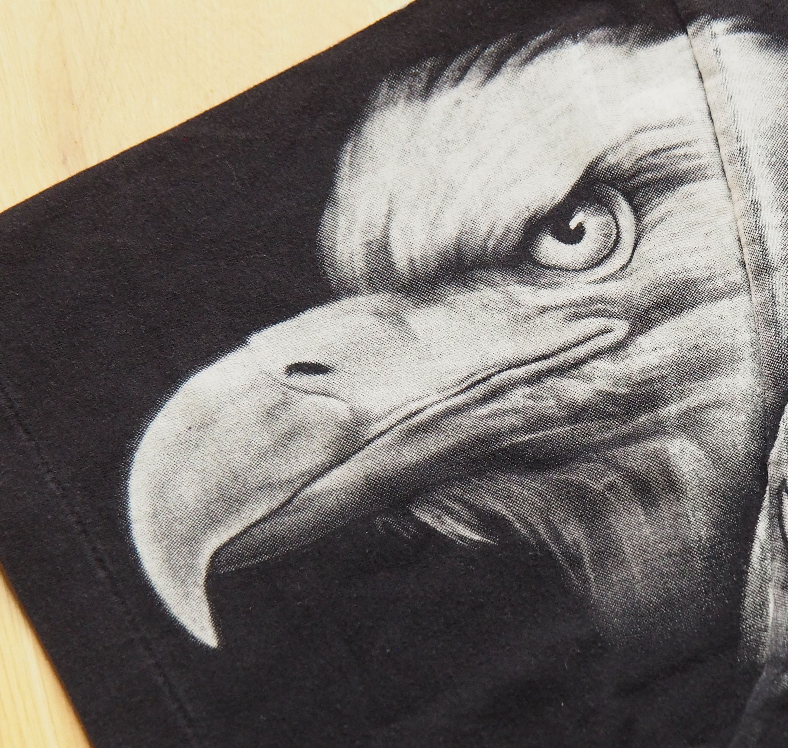 Liquid Blue AMERICAN INDIAN 70s ALL OVER-PRINT SINGLE-STITCH Tshirt Size US XL / EU 56 / 4 - 5 Thumbnail