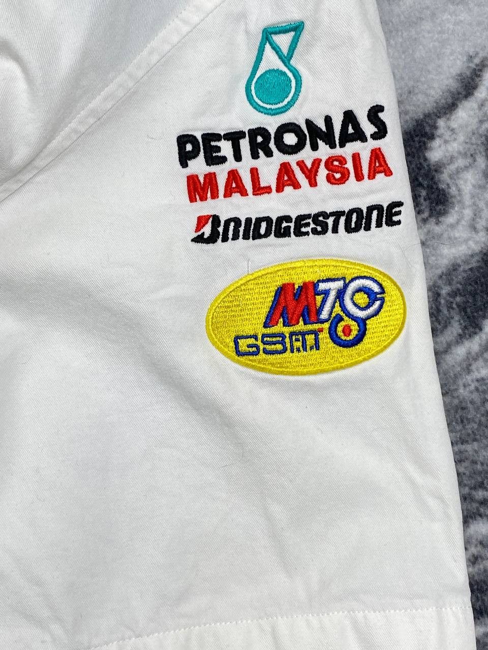 Puma Vintage Puma Red Bull Sauber Petronas Team Big Logo Size US M / EU 48-50 / 2 - 3 Thumbnail