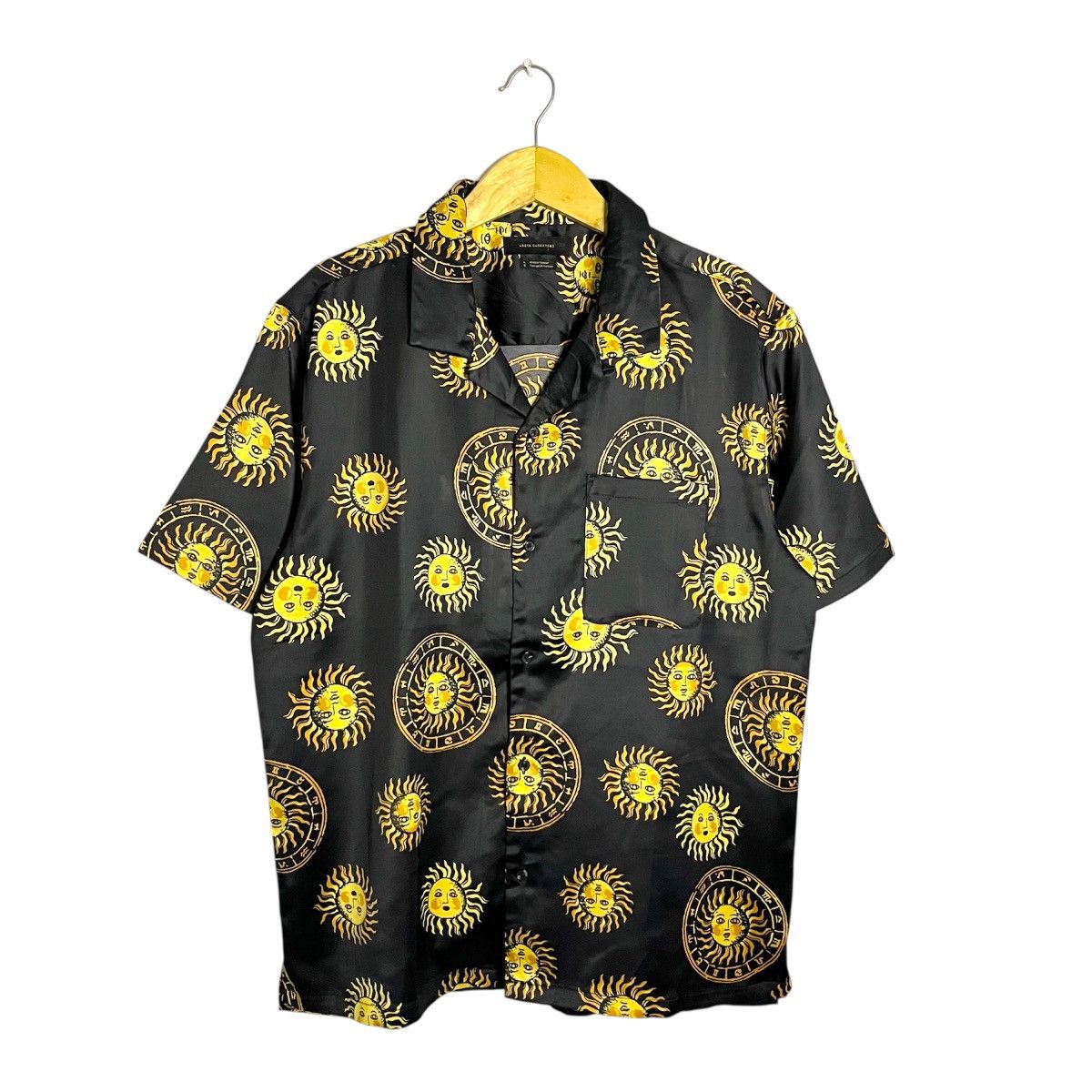 Urban Outfitters Urban Outfitters Celestial Sun & Moon Campcollar Shirt Size US L / EU 52-54 / 3 - 2 Thumbnail