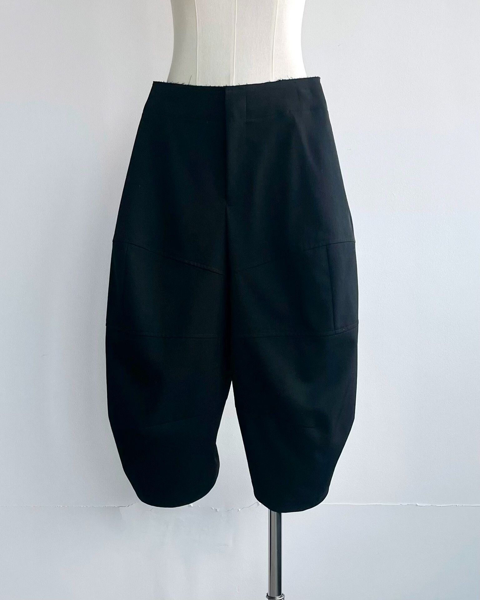 Comme des Garcons CDG Tailored Black Culotte Pants Size 28" / US 6 / IT 42 - 1 Thumbnail
