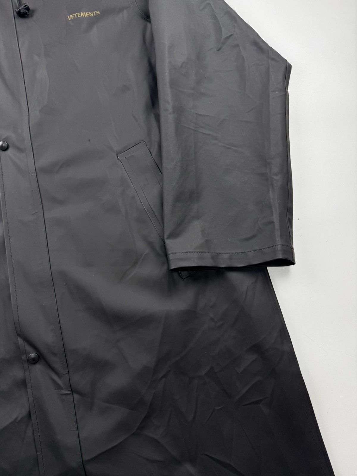 Vetements Vetements F/W’18 Oversized Rain Coat Size US XL / EU 56 / 4 - 4 Thumbnail