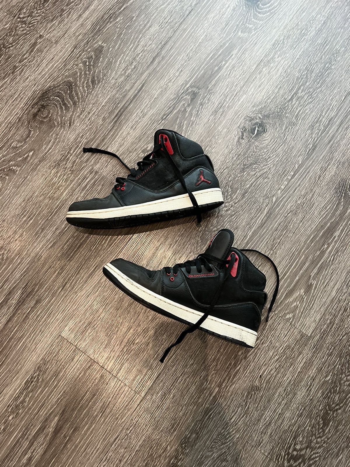 jordan top red