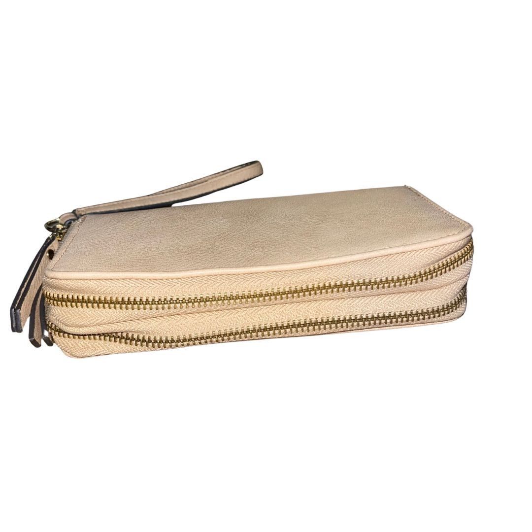 Other Max Studio Wristlet Card Wallet FullZip Clutch Vegan leather Size ONE SIZE - 3 Thumbnail