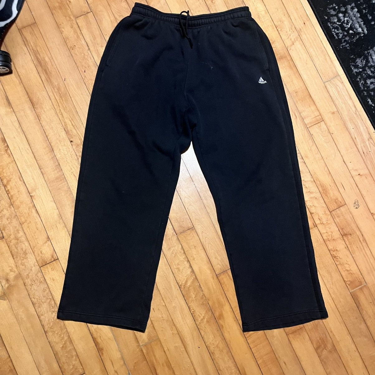 Adidas Vintage adidas 3 stripe wide leg sweatpants Size US 32 / EU 48 - 1 Thumbnail