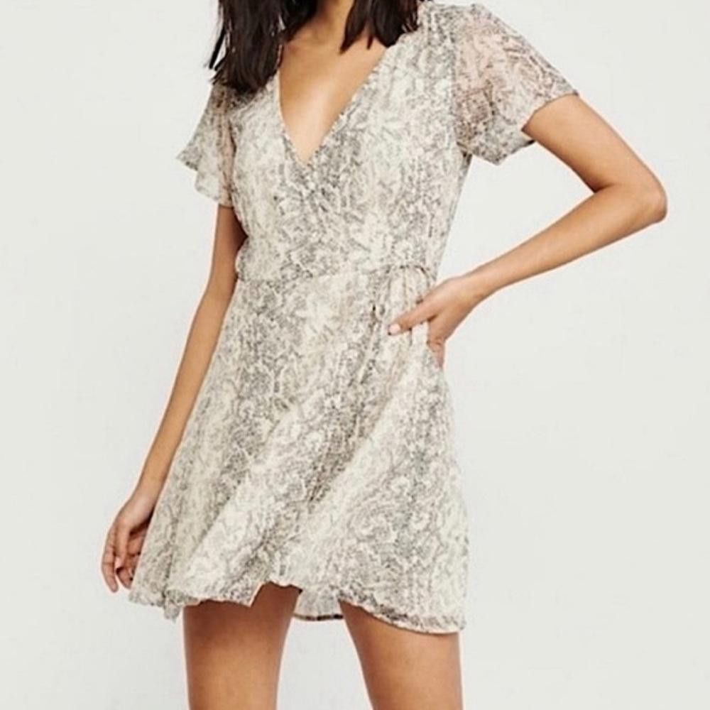 Abercrombie & Fitch Abercrombie & Fitch l Snakeskin Wrap Dress XS Size XS / US 0-2 / IT 36-38 - 1 Thumbnail